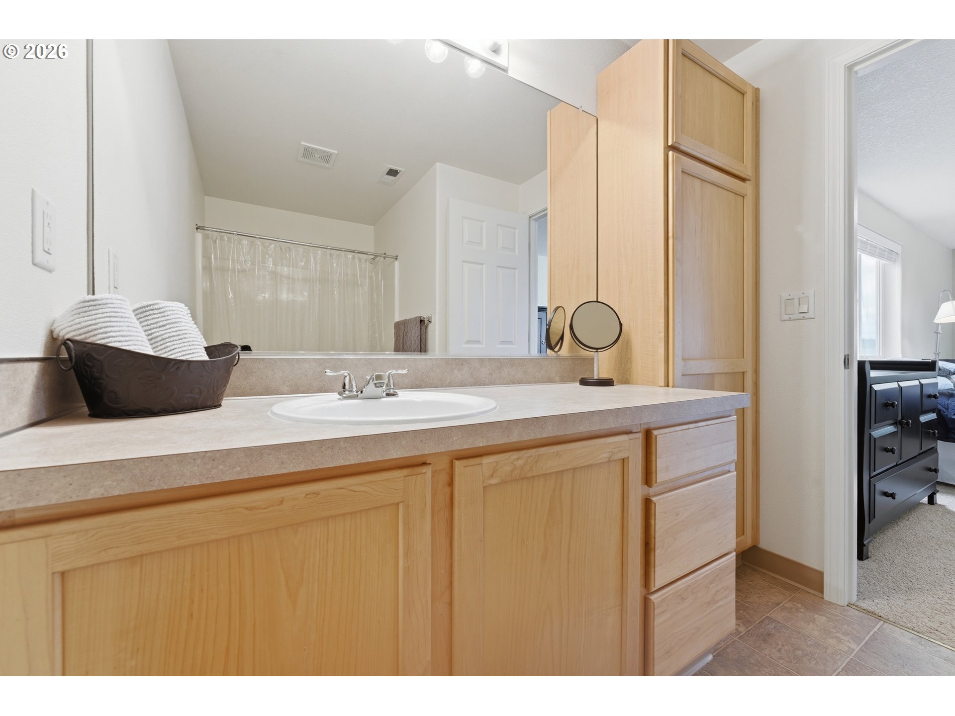 Photo #16: 734251661 Listing: Photo #16