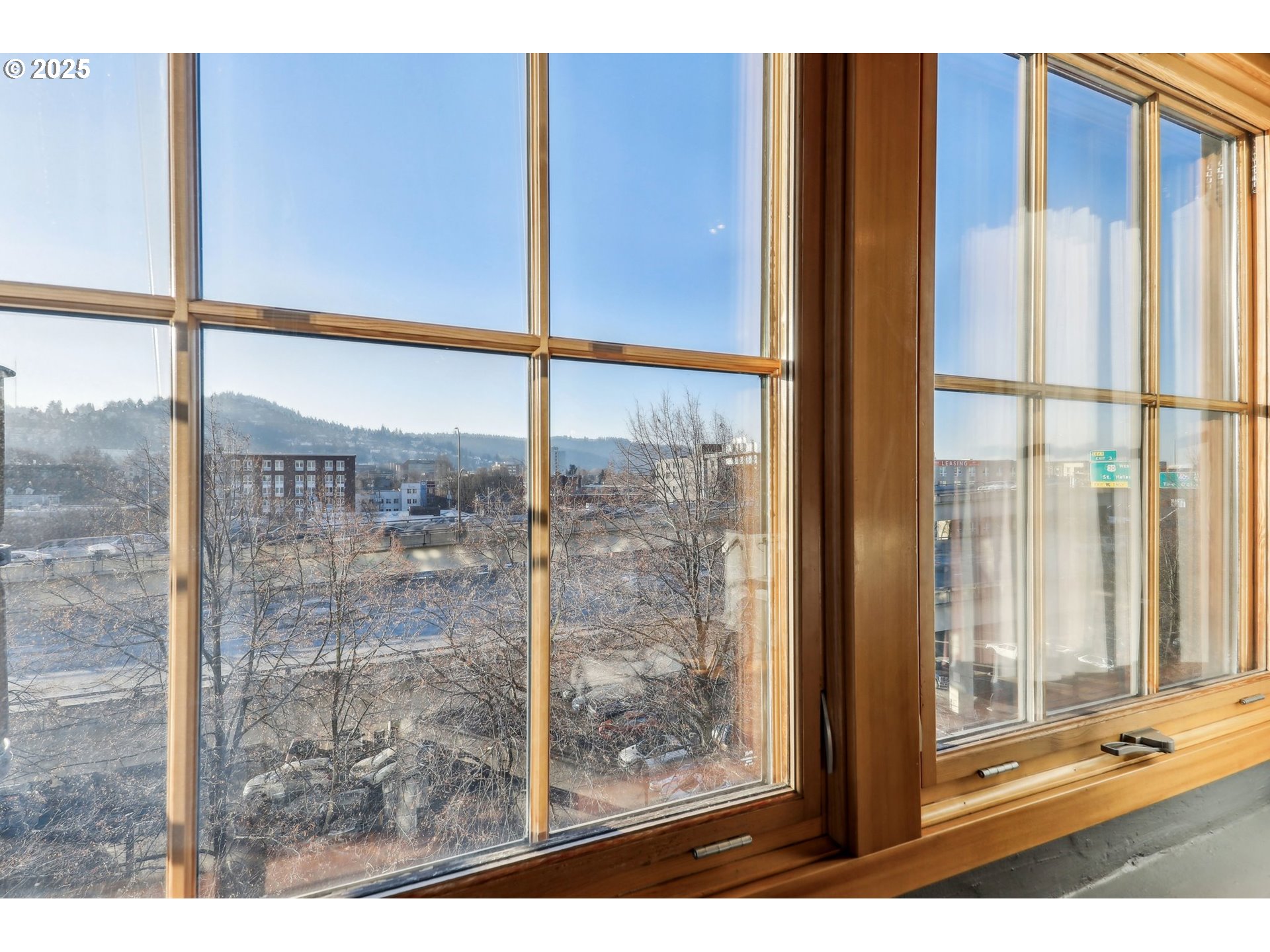 Photo #4: 734808489 Listing 