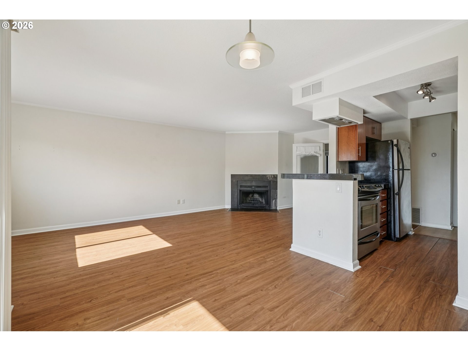 Photo #10: 734843352 Listing: Photo #10