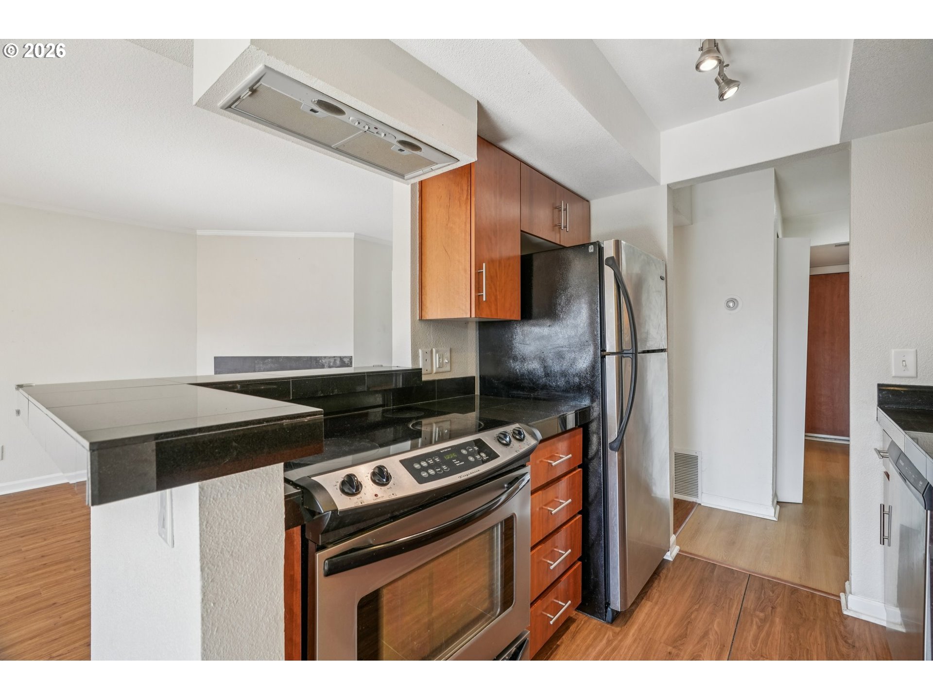 Photo #16: 734843352 Listing: Photo #16