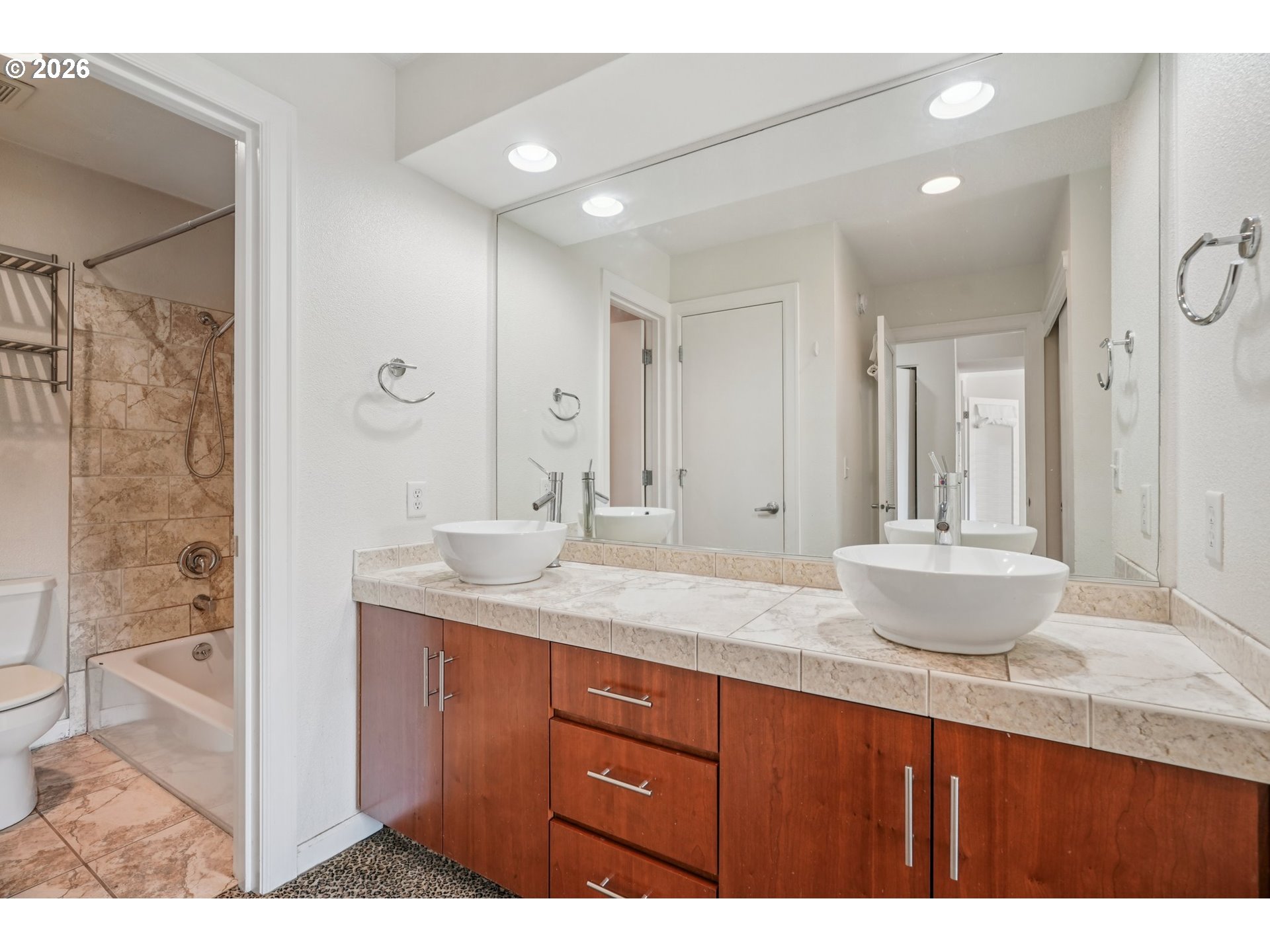 Photo #22: 734843352 Listing: Photo #22