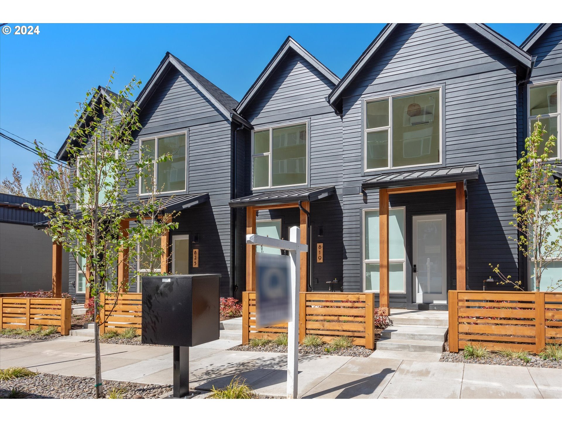 Photo #2: 735032641 Listing: Photo #2