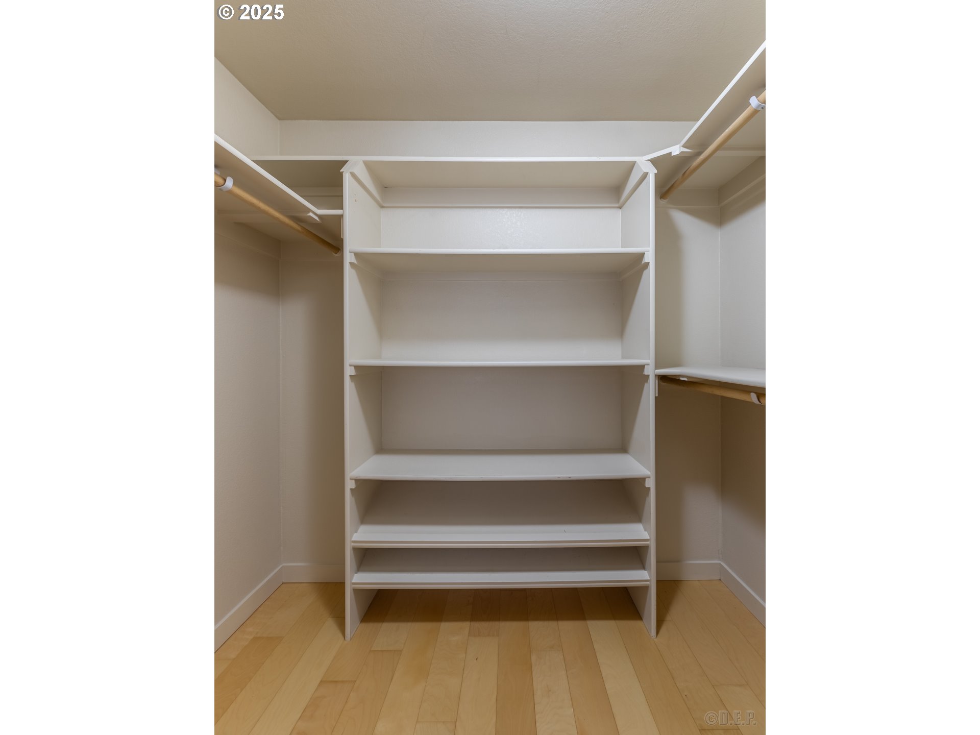 Photo #6: 735530304 Listing 
