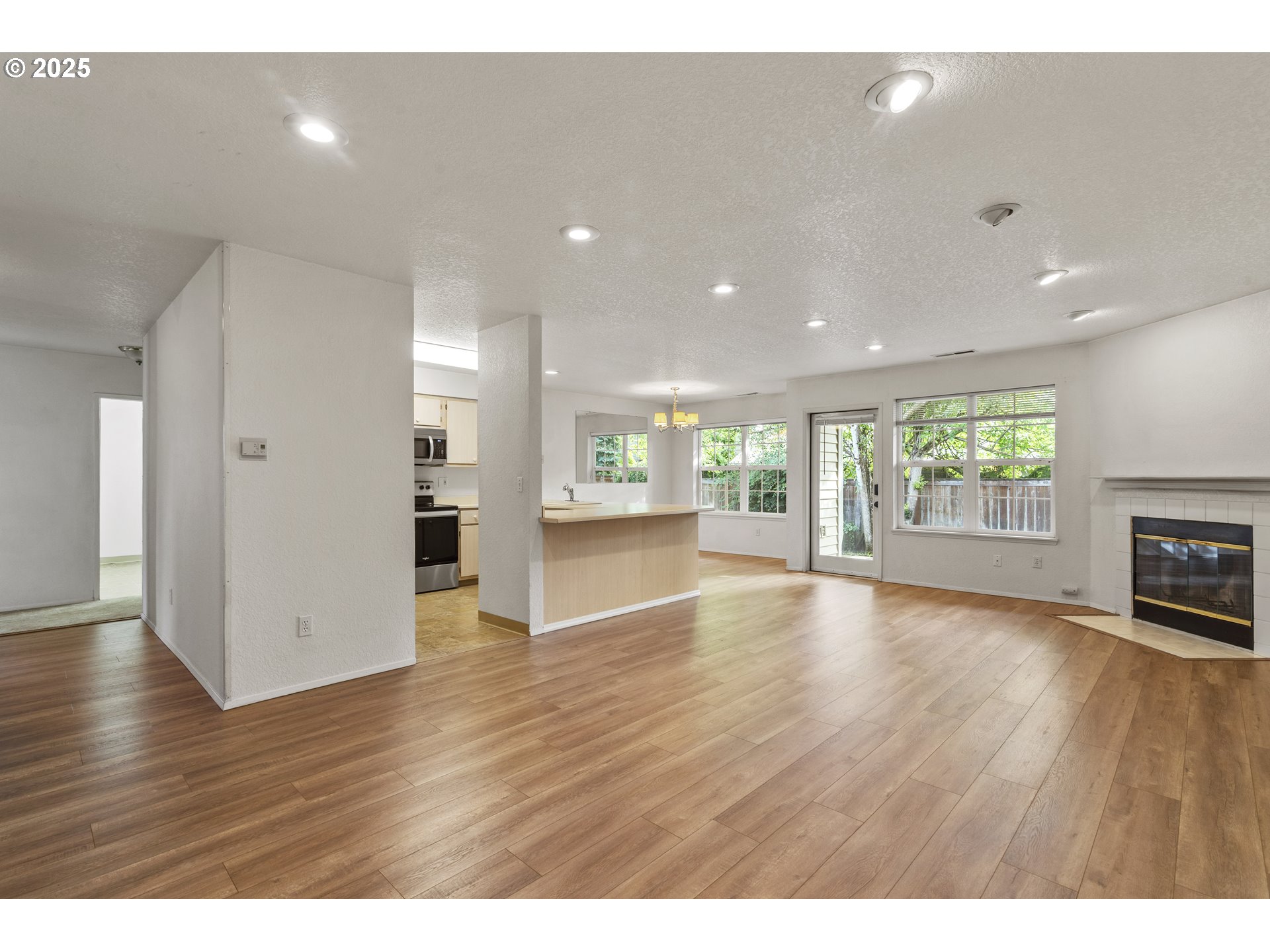 Photo #11: 735710793 Listing: Photo #11