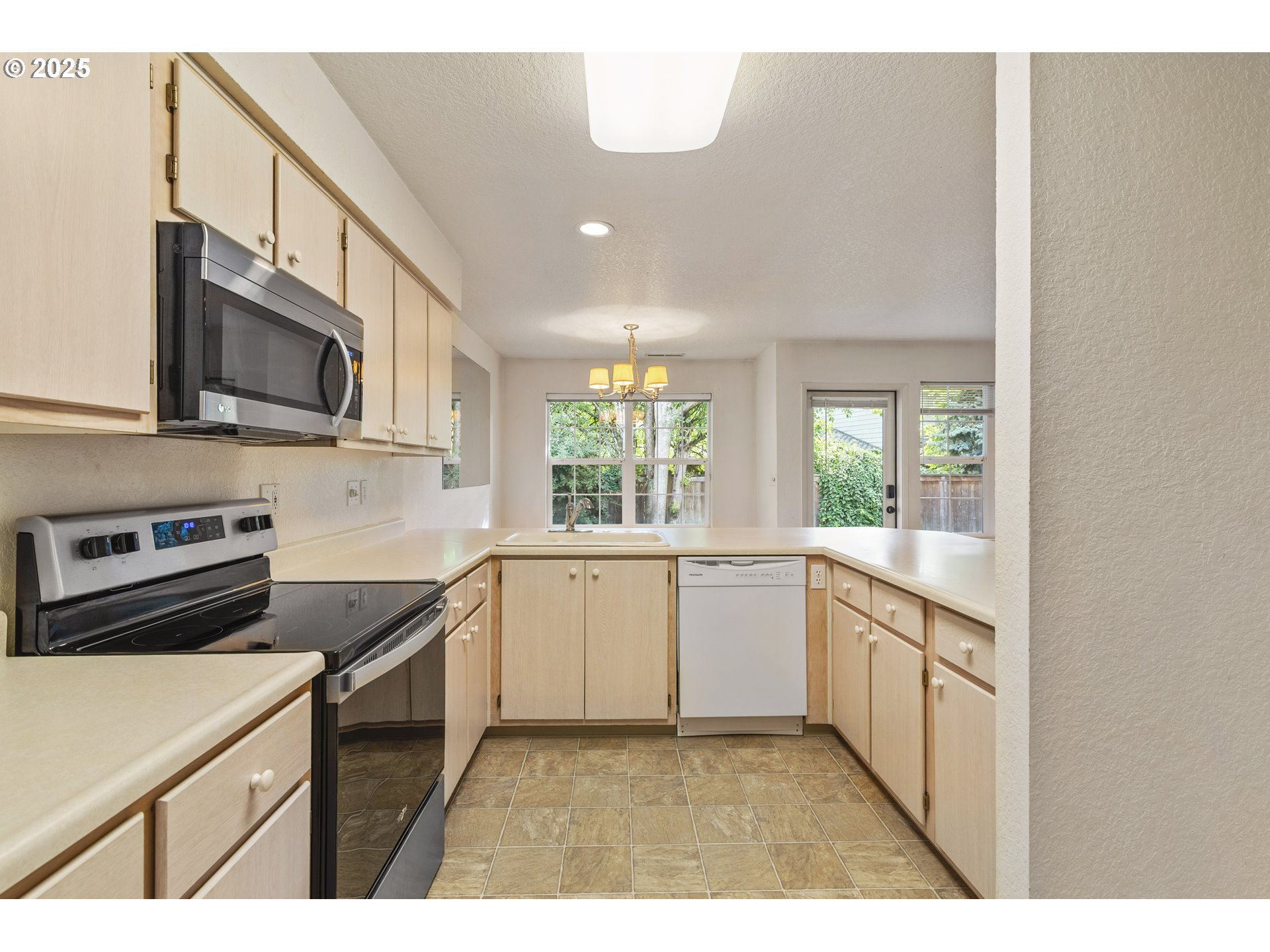 Photo #13: 735710793 Listing: Photo #13