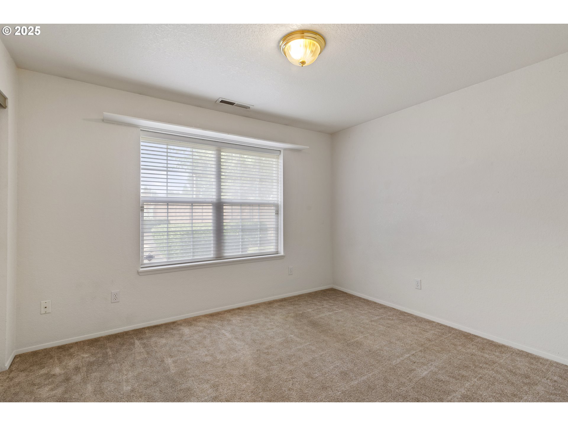 Photo #32: 735710793 Listing: Photo #32