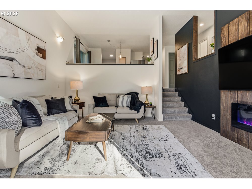 Photo #2: 737162557 Listing: Photo #2