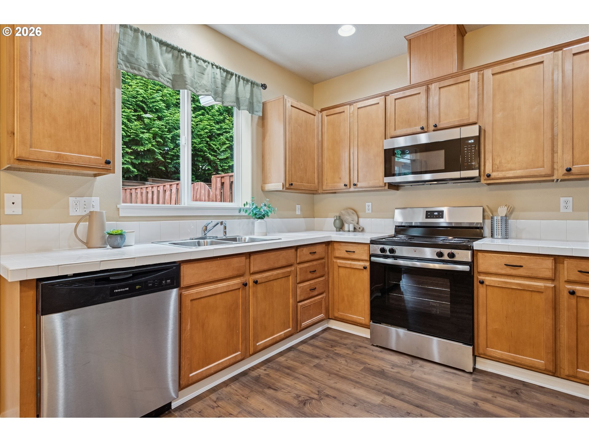 Photo #9: 738007933 Listing: Photo #9