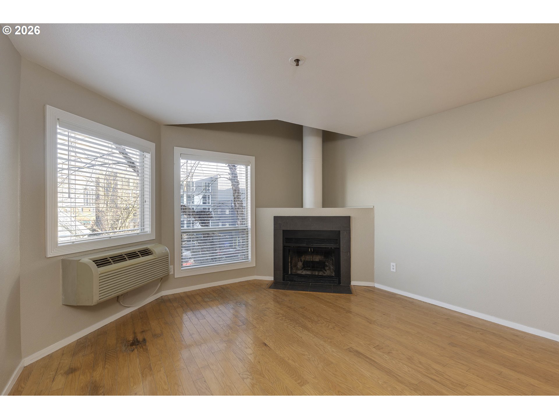 Photo #33: 738009760 Listing: Photo #33