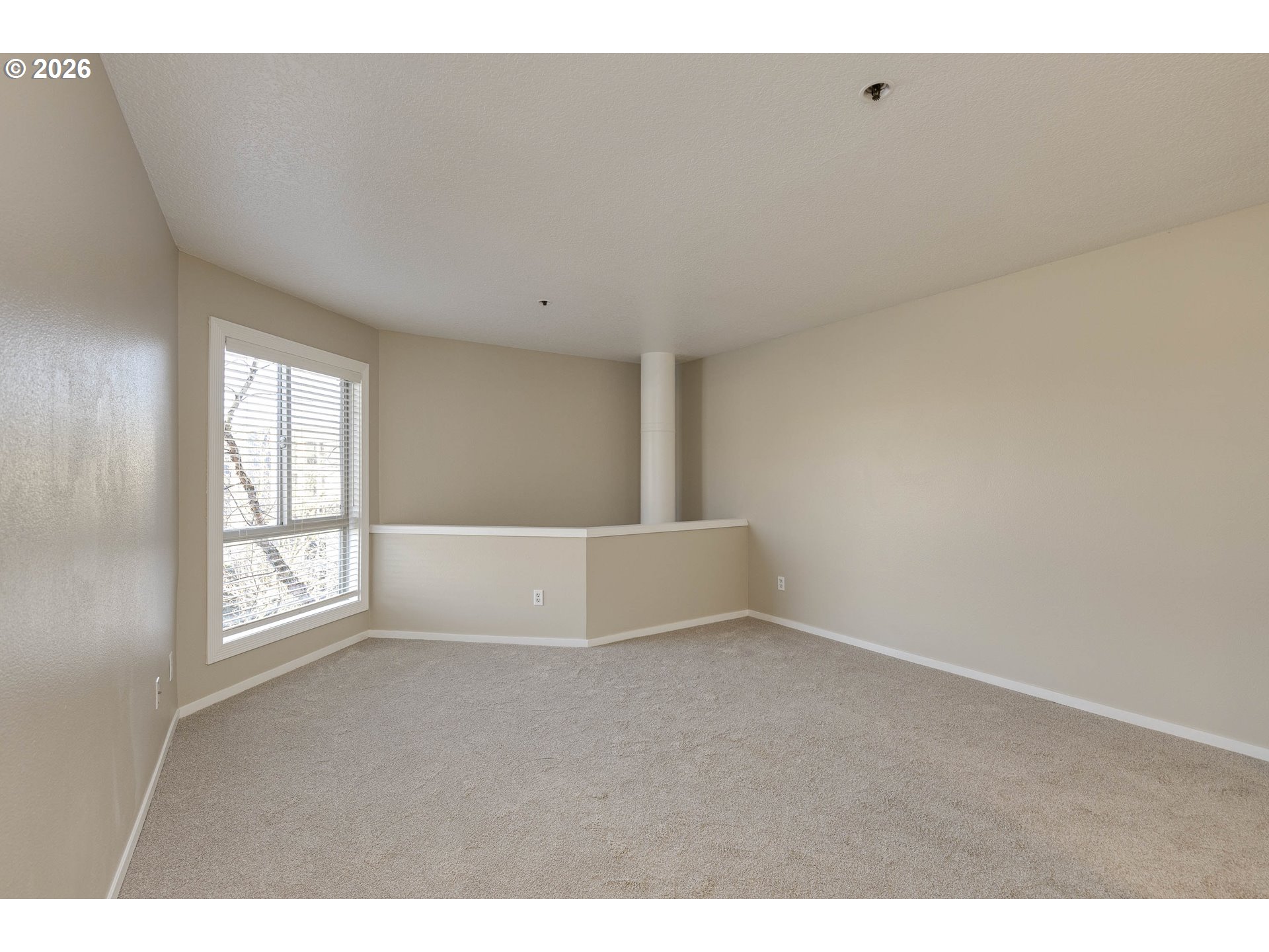 Photo #3: 738009760 Listing: Photo #3