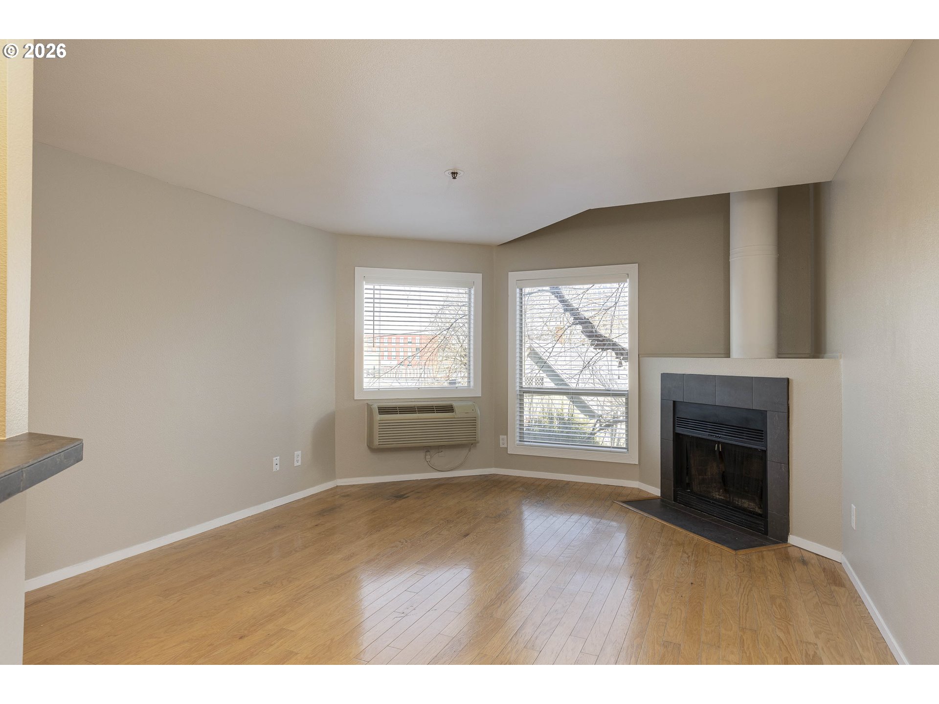 Photo #7: 738009760 Listing: Photo #7