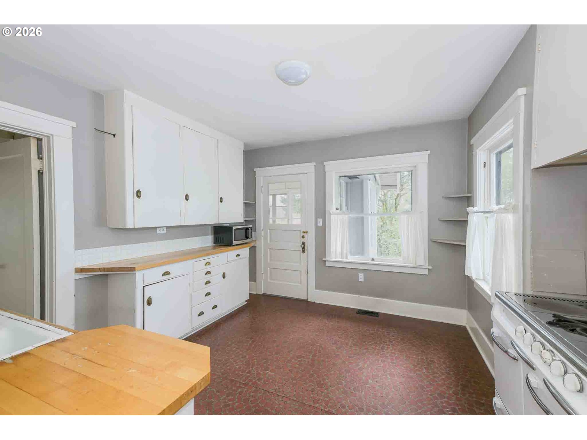 8450 SW 37TH AVE, Portland, OR, 97219