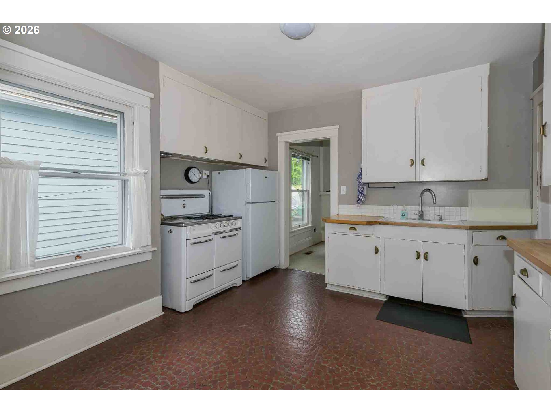 8450 SW 37TH AVE, Portland, OR, 97219