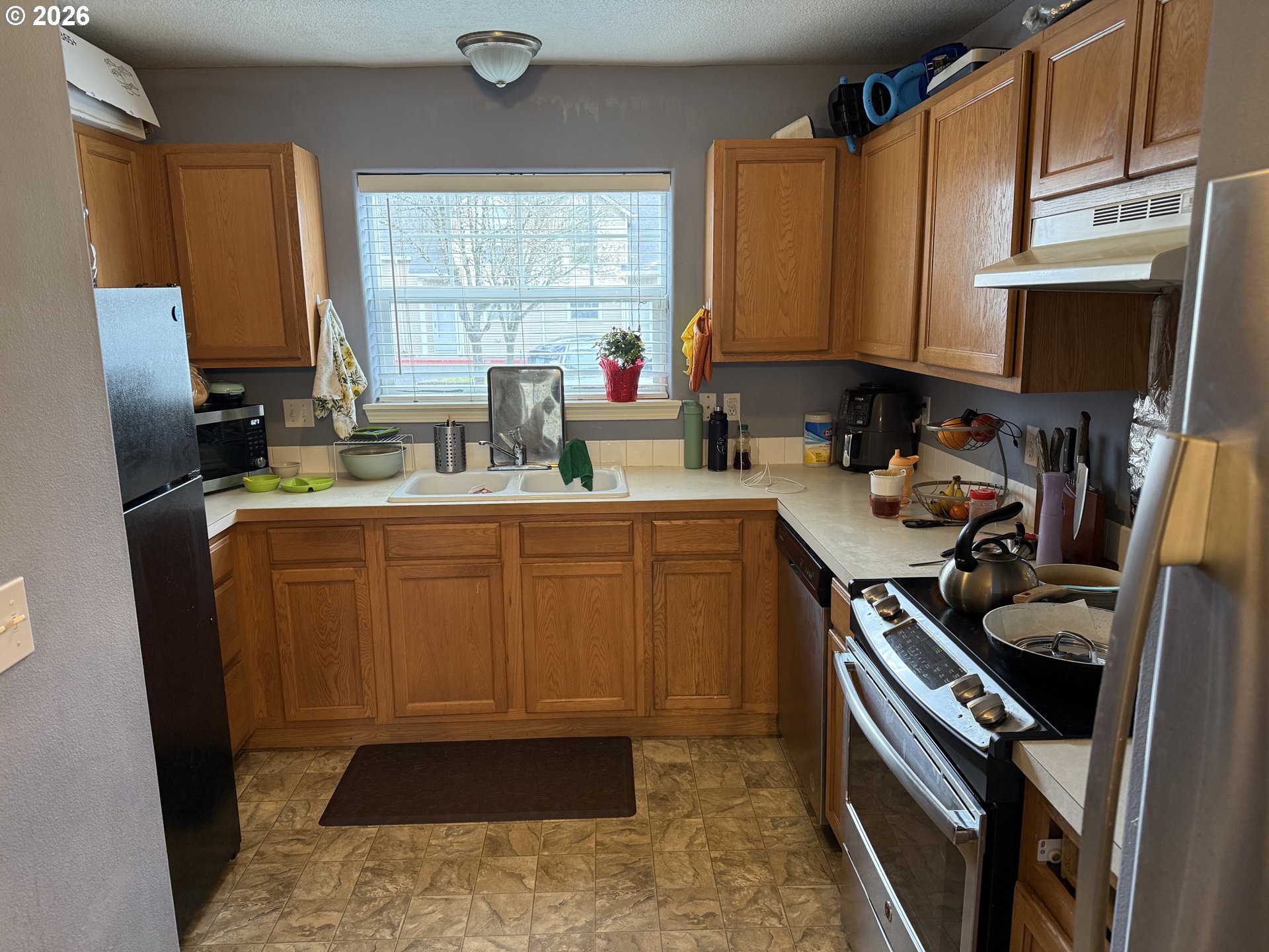 19155 SE YAMHILL ST UNIT 17, Portland, OR, 97233