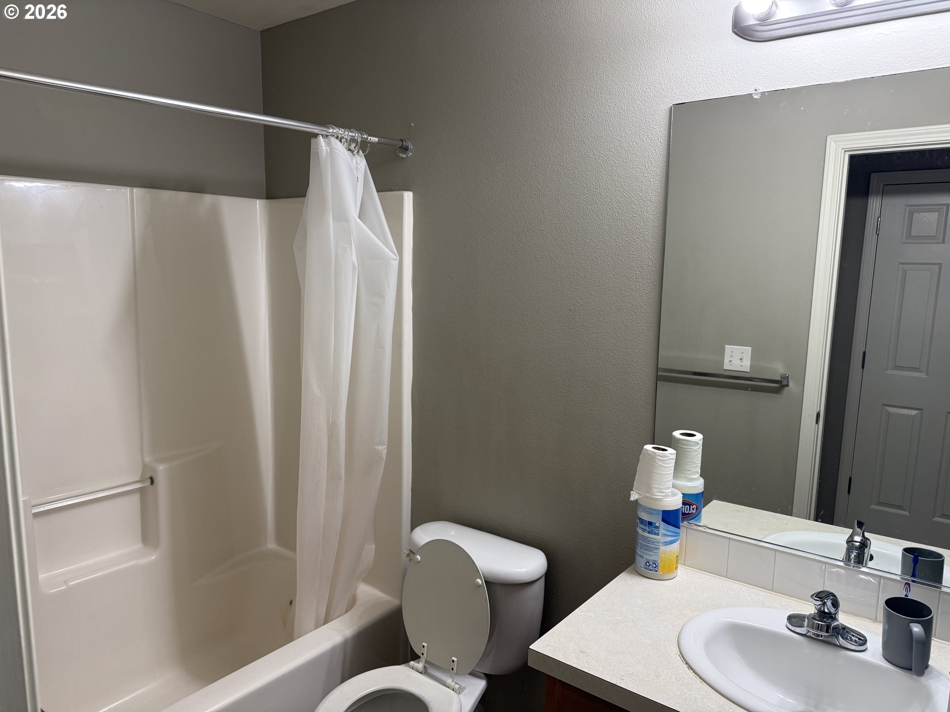 19155 SE YAMHILL ST UNIT 17, Portland, OR, 97233