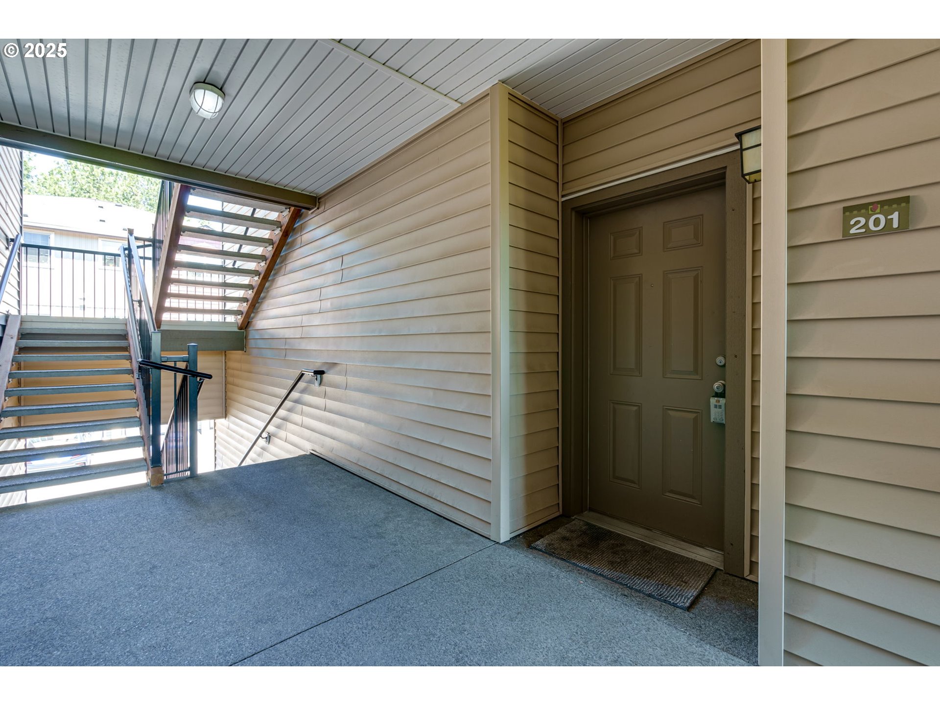 Photo #4: 739813592 Listing: Photo #4