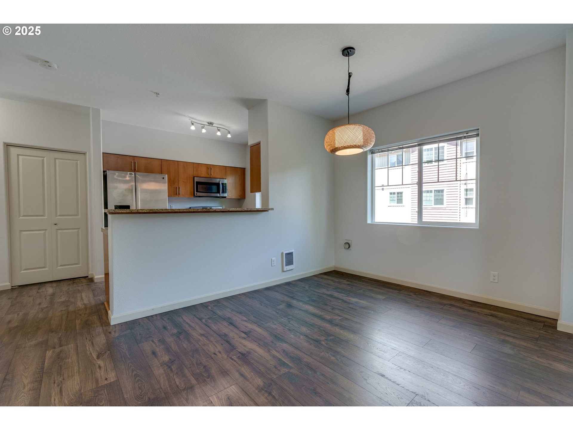 Photo #8: 739813592 Listing: Photo #8