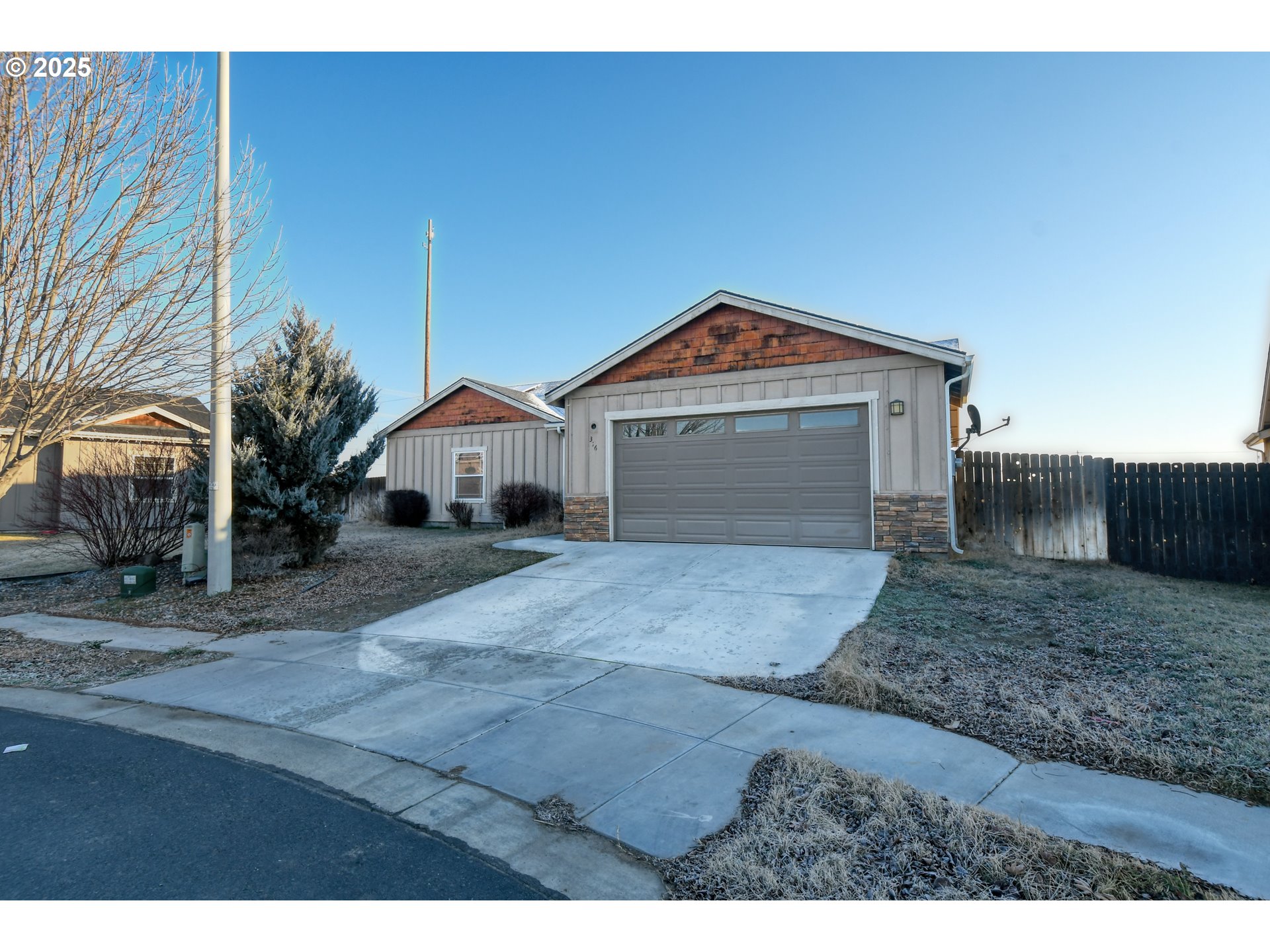 Photo of 376 CRESTVIEW CT Hermiston OR 97838