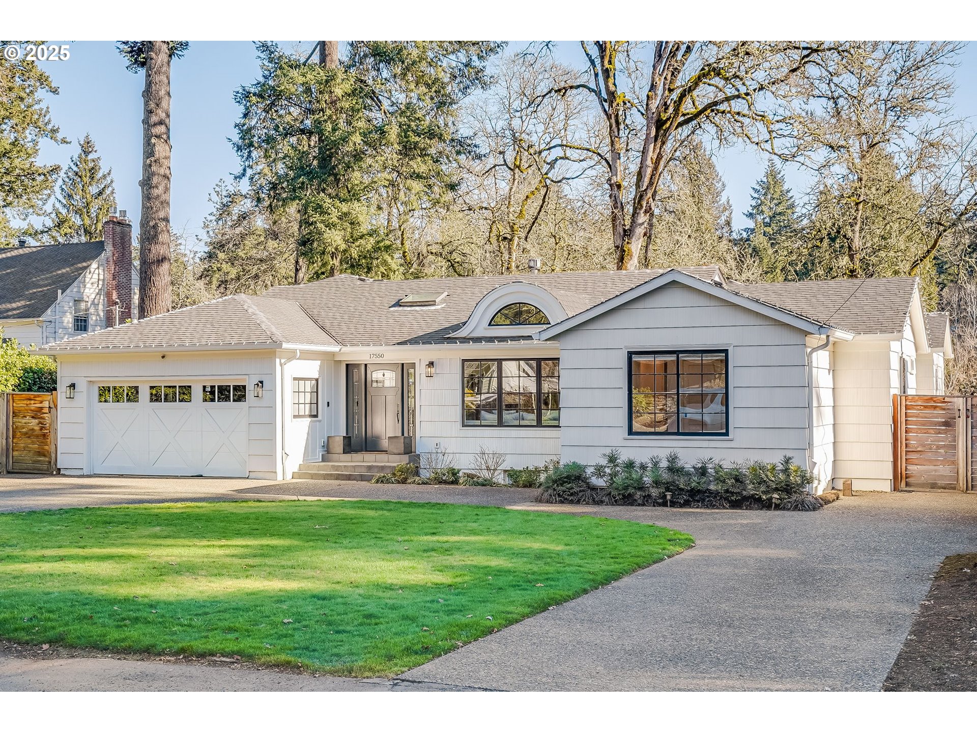 Photo of 17550 LAKE HAVEN DR Lake Oswego OR 97035