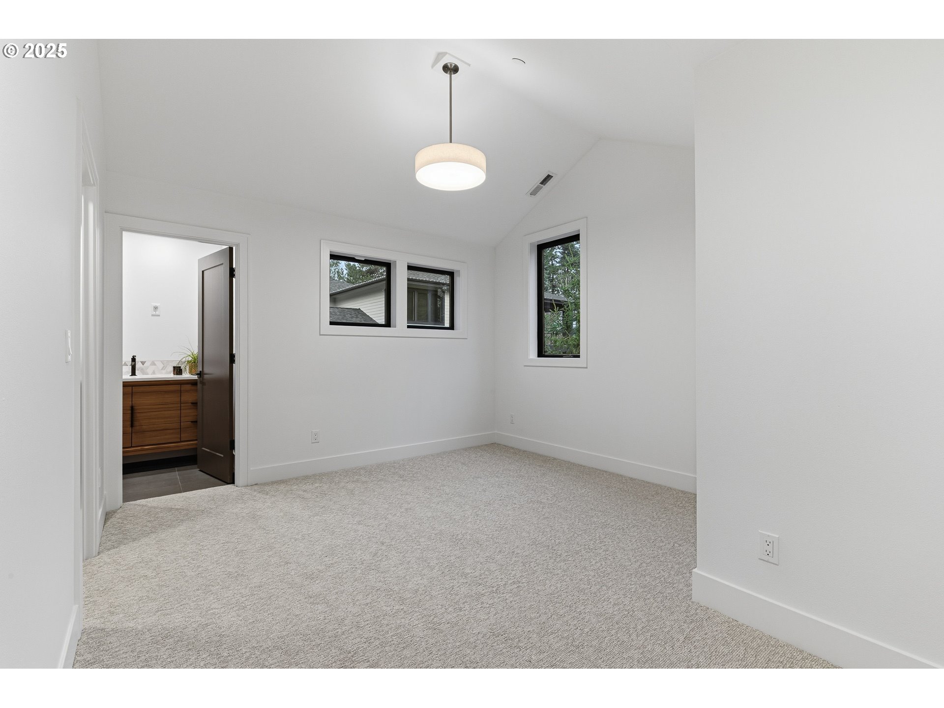 14100 Knaus RD, Lake Oswego, OR, 97034