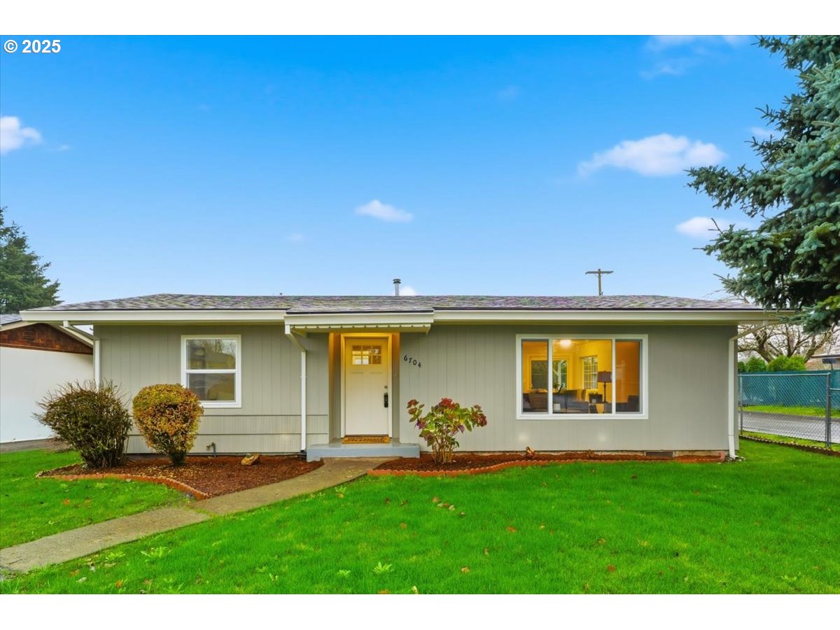 6704 SE NEHALEM ST, Portland OR 97206