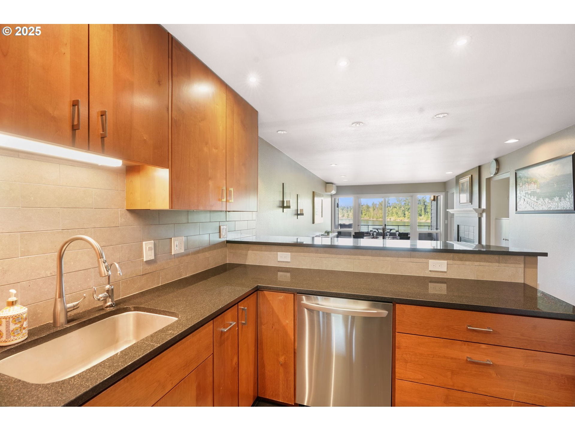 Photo #11: 741494738 Listing: Photo #11