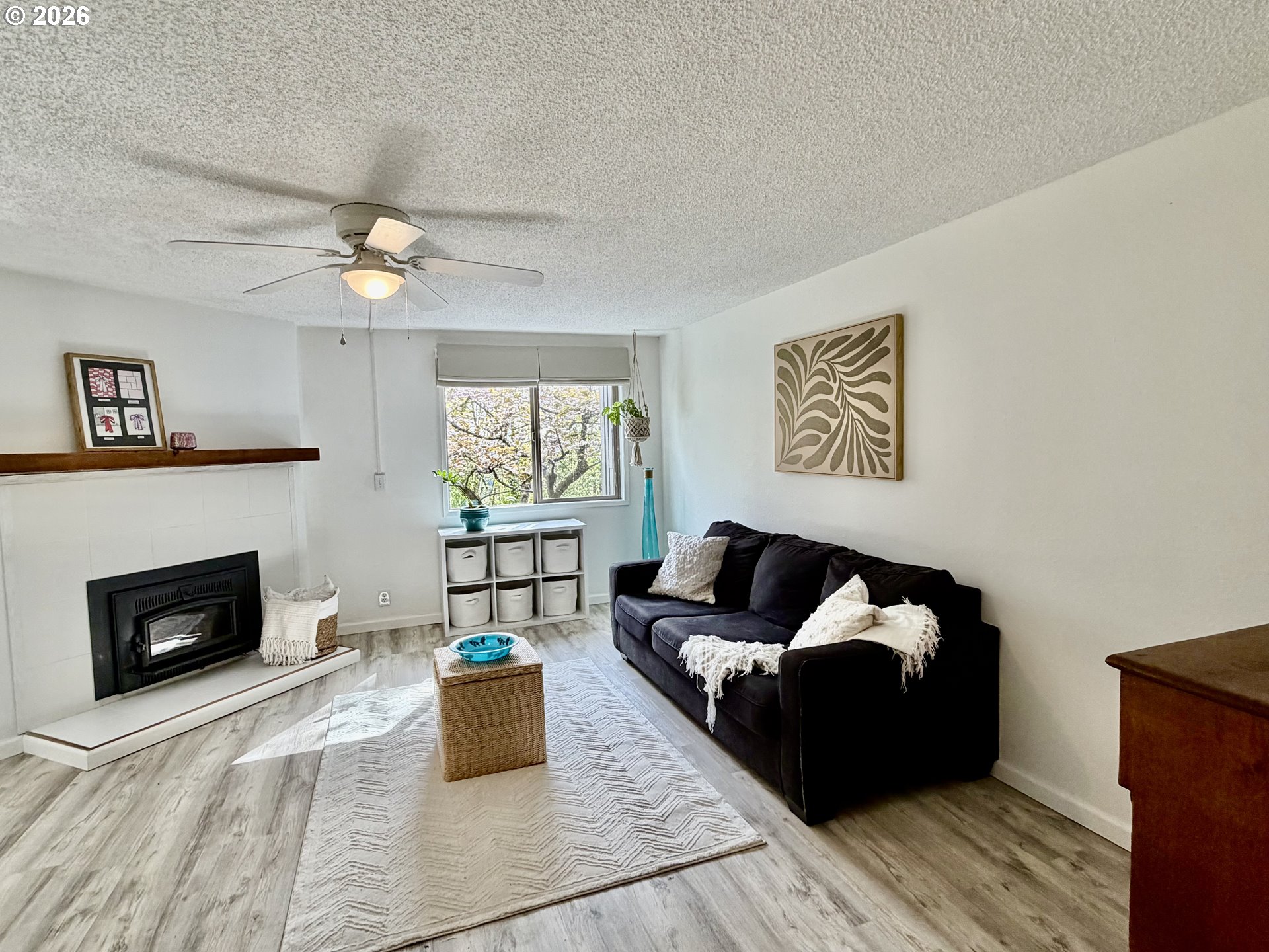 Photo #4: 741772925 Listing: Photo #4