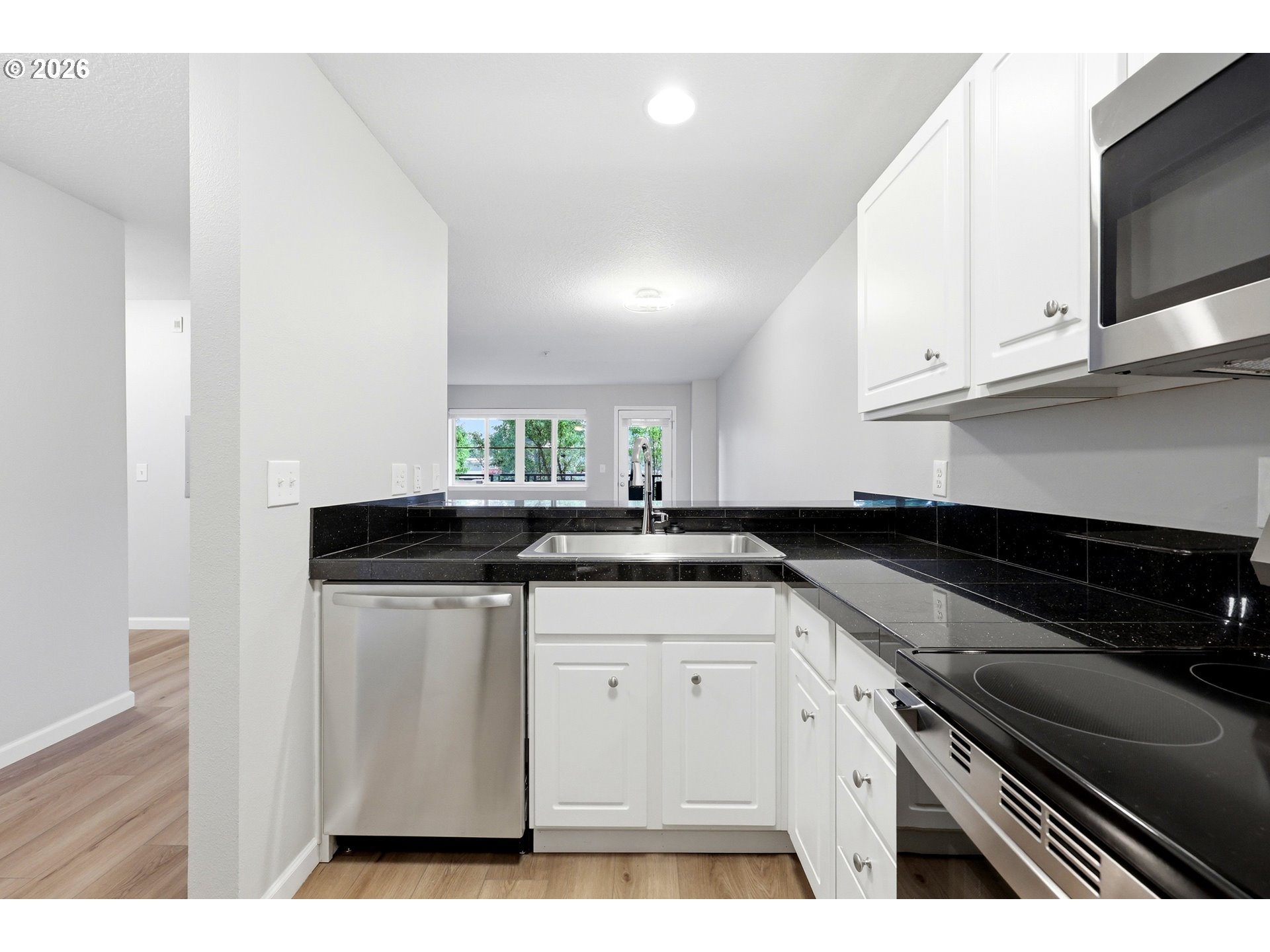 Photo #3: 741976764 Listing: Photo #3
