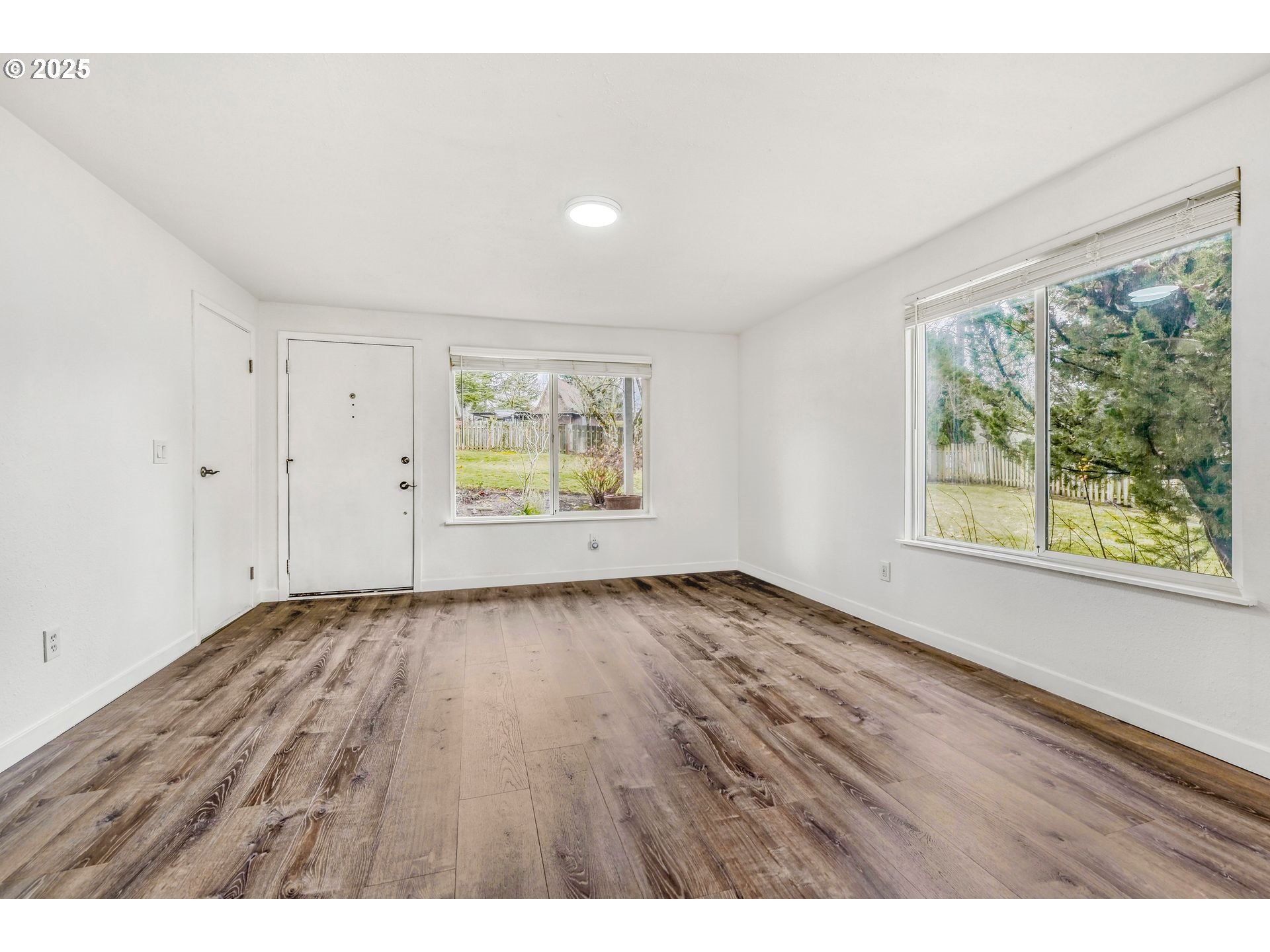 Photo #4: 742236306 Listing: Photo #4