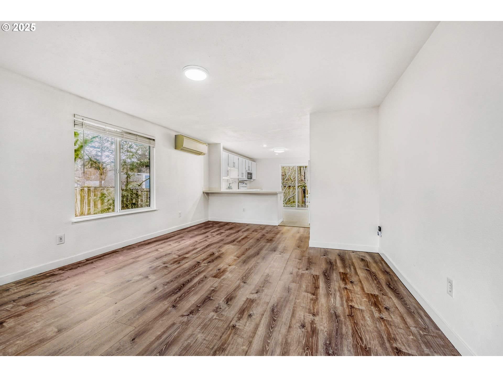 Photo #5: 742236306 Listing: Photo #5