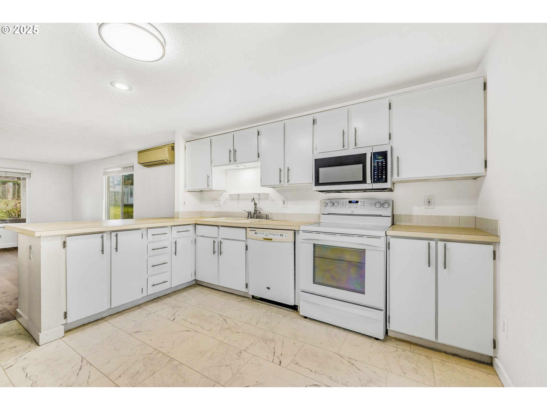 Photo #7: 742236306 Listing: Photo #7