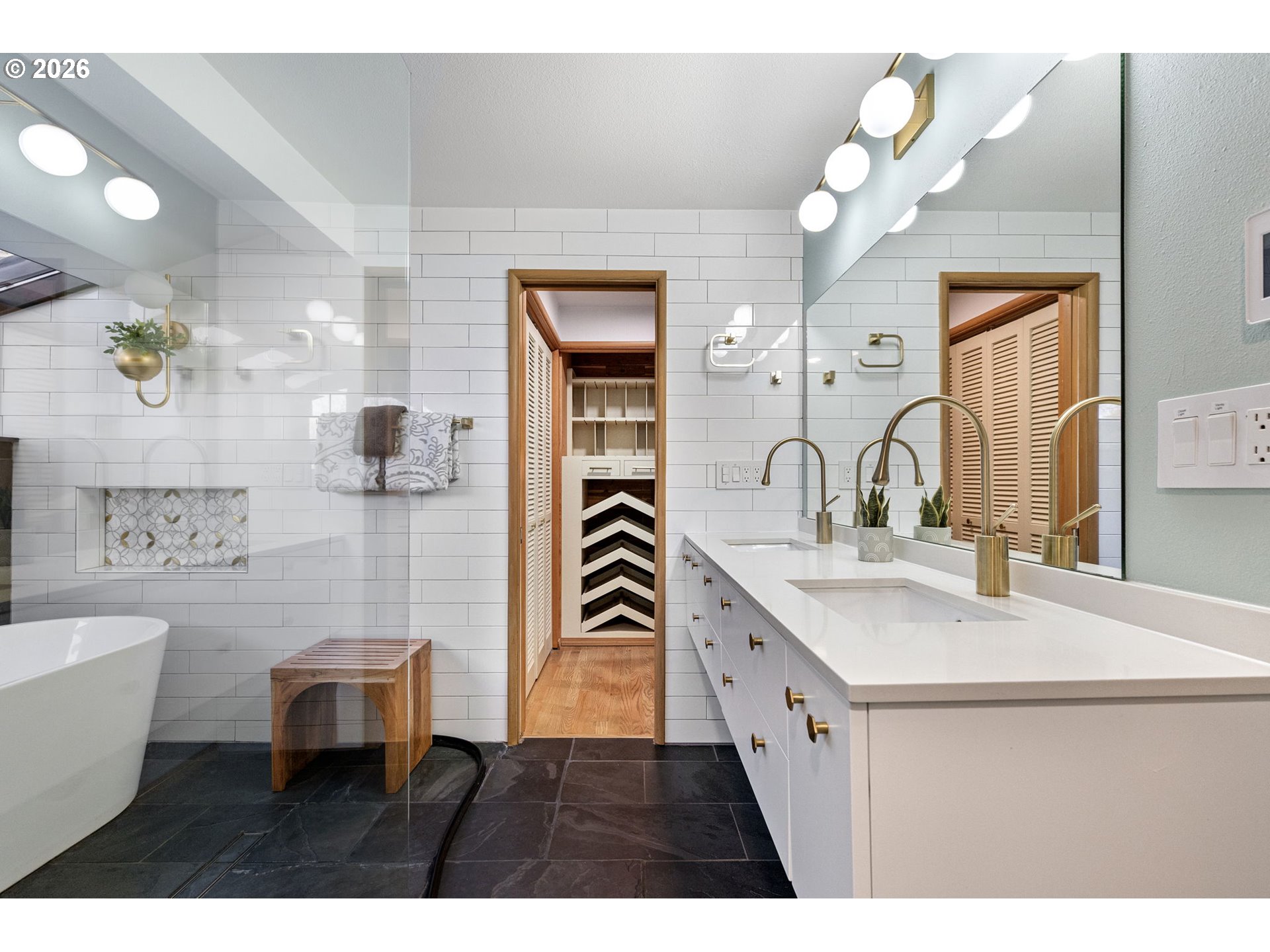 2430 WILSON DR, Eugene, OR, 97405