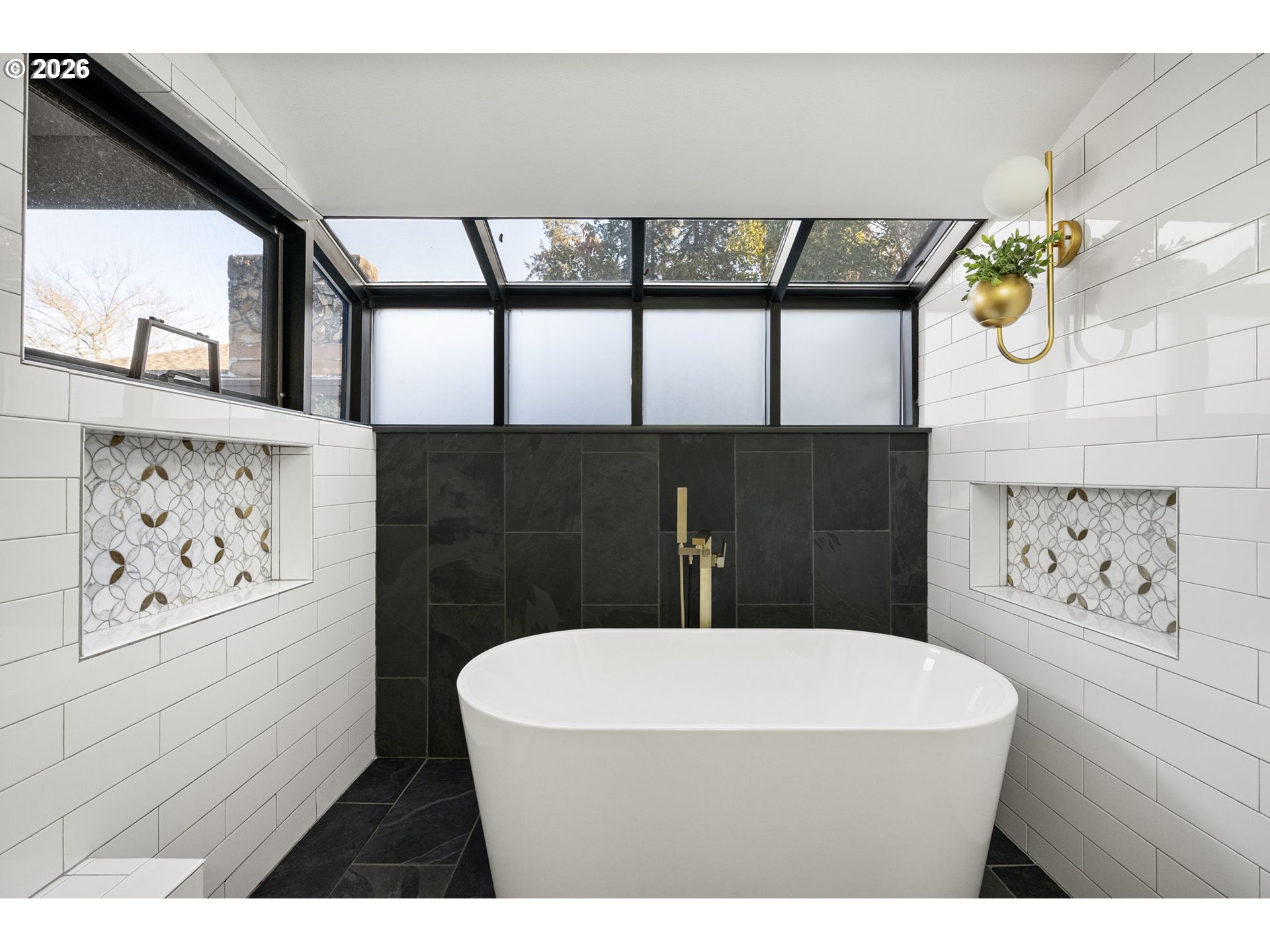 2430 WILSON DR, Eugene, OR, 97405