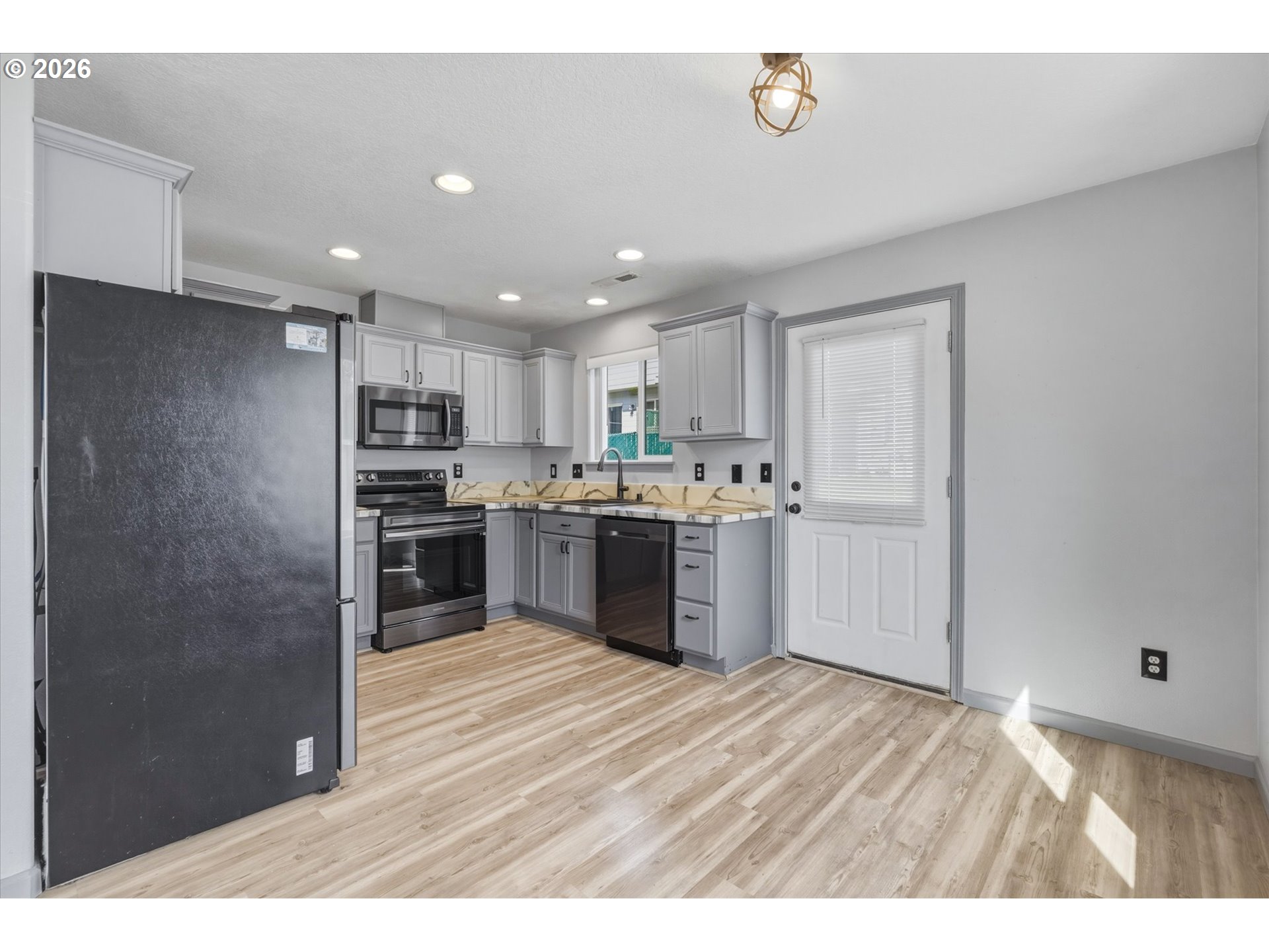 Photo #17: 742762829 Listing: Photo #17