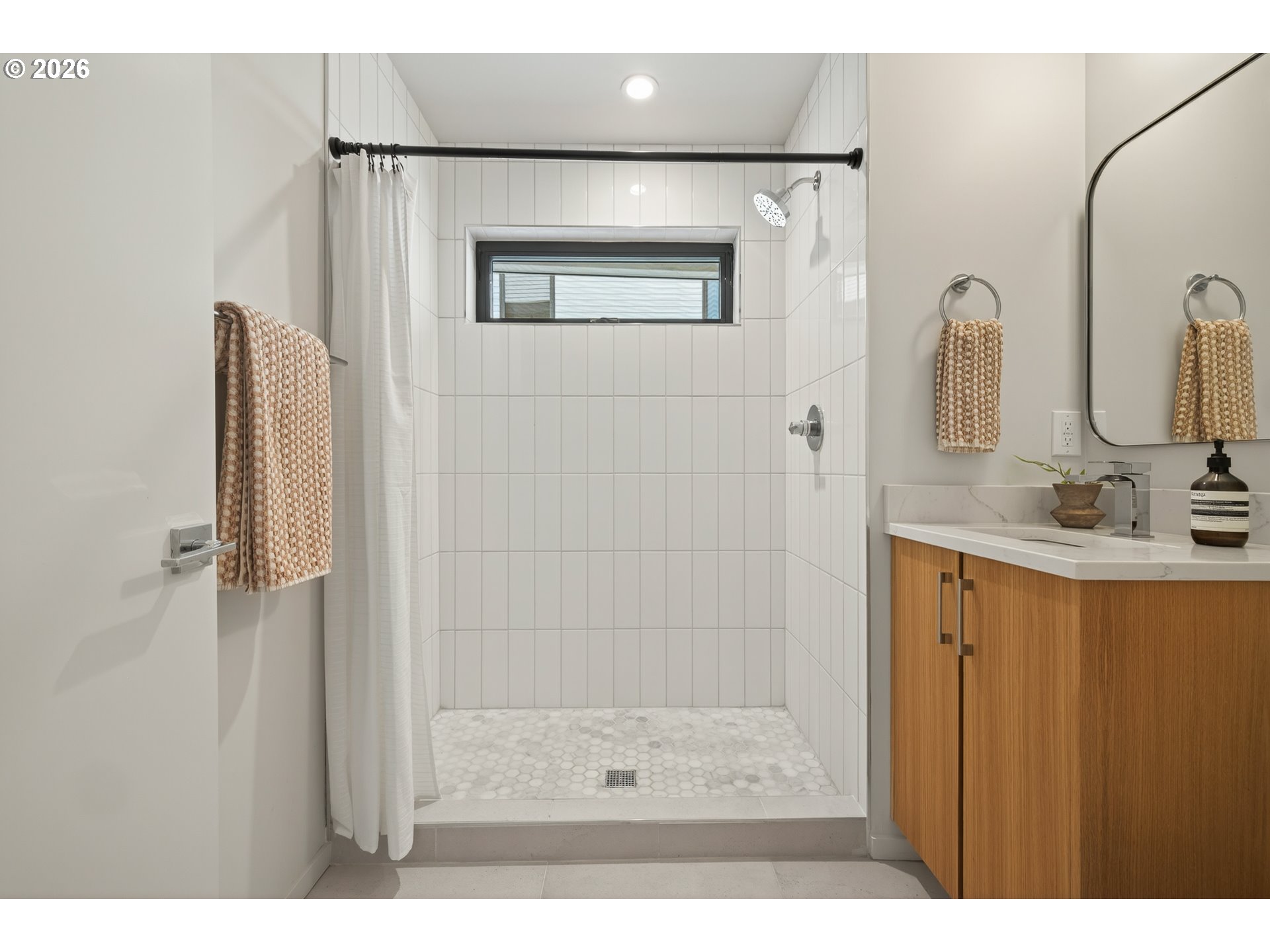 Photo #4: 743006738 Listing: Photo #4