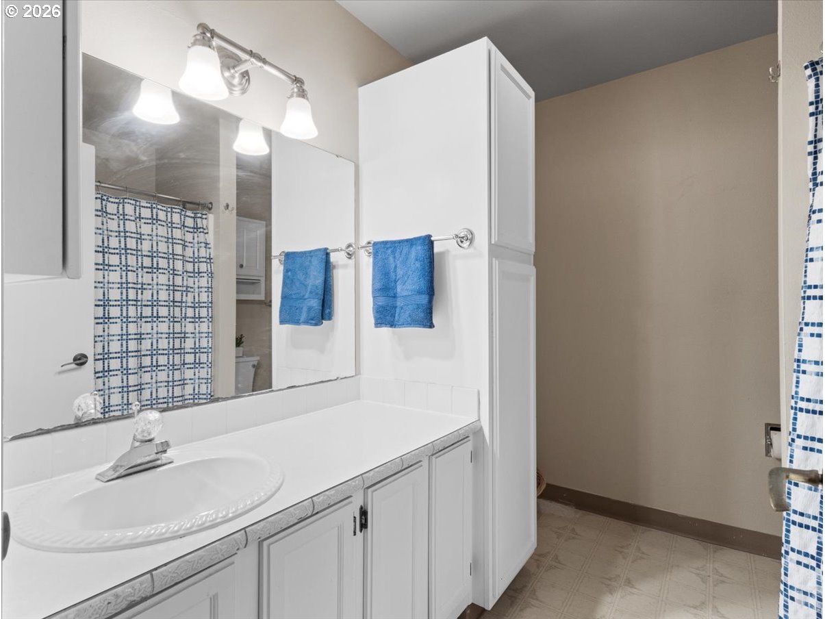 Photo #17: 743171157 Listing: Photo #17