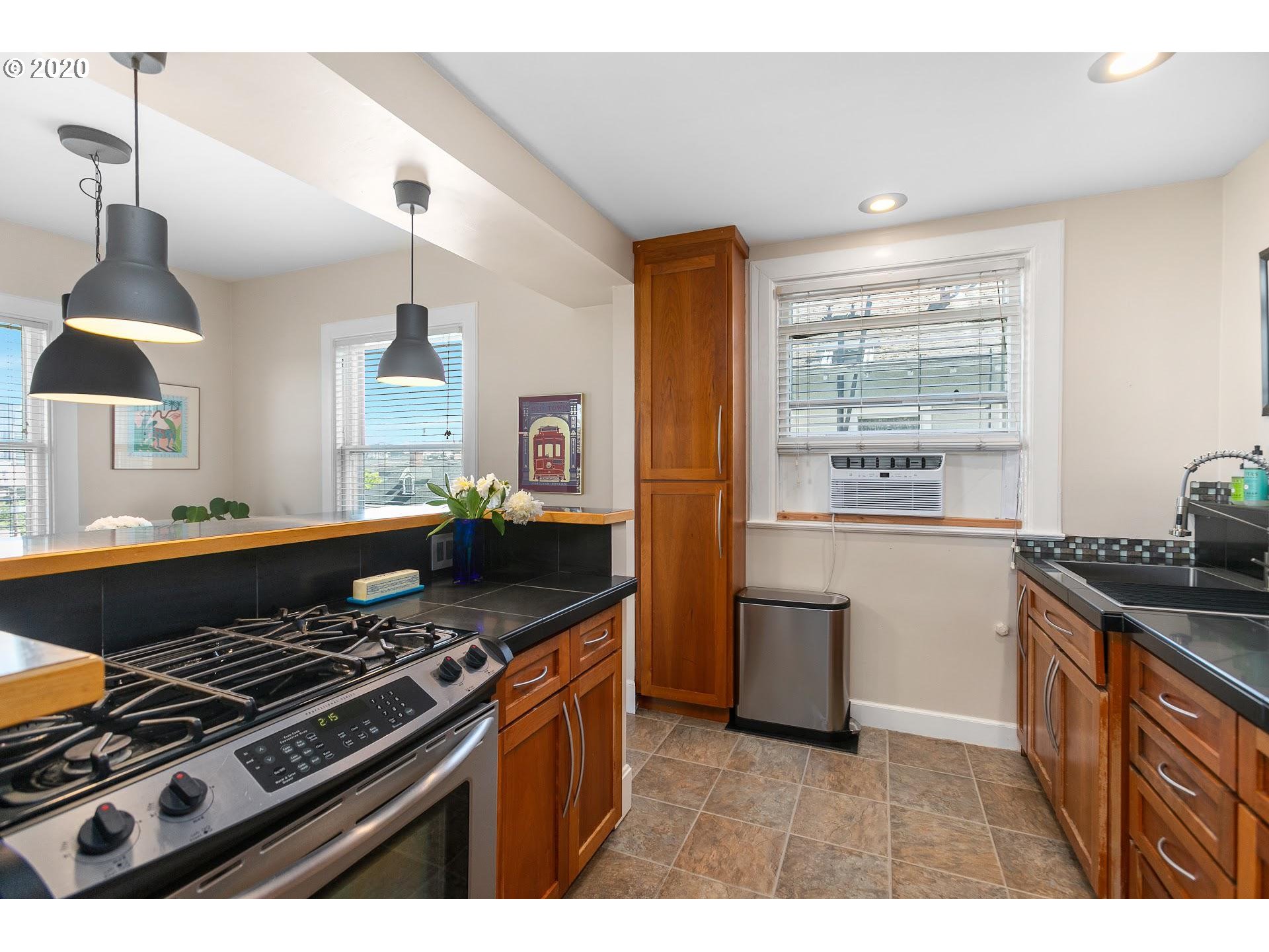 731 SW KING AVE UNIT 16, Portland, OR, 97205