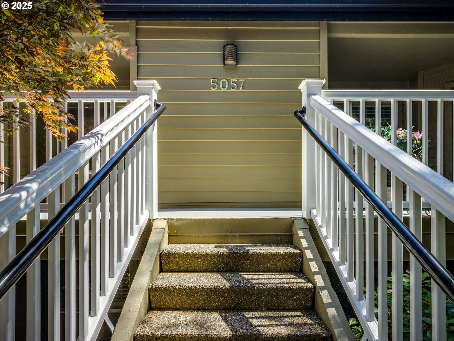 Photo #3: 744632020 Listing 