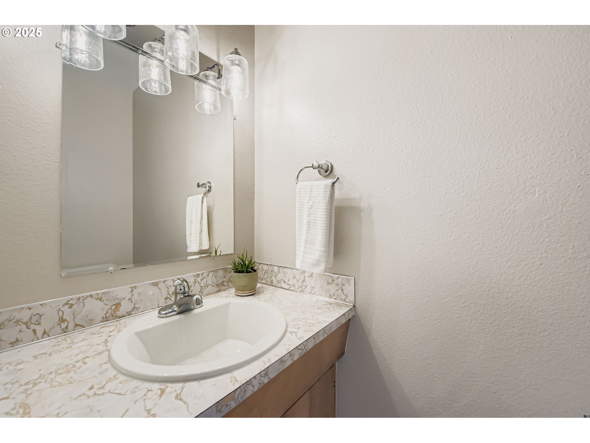 Photo #9: 744734736 Listing: Photo #9