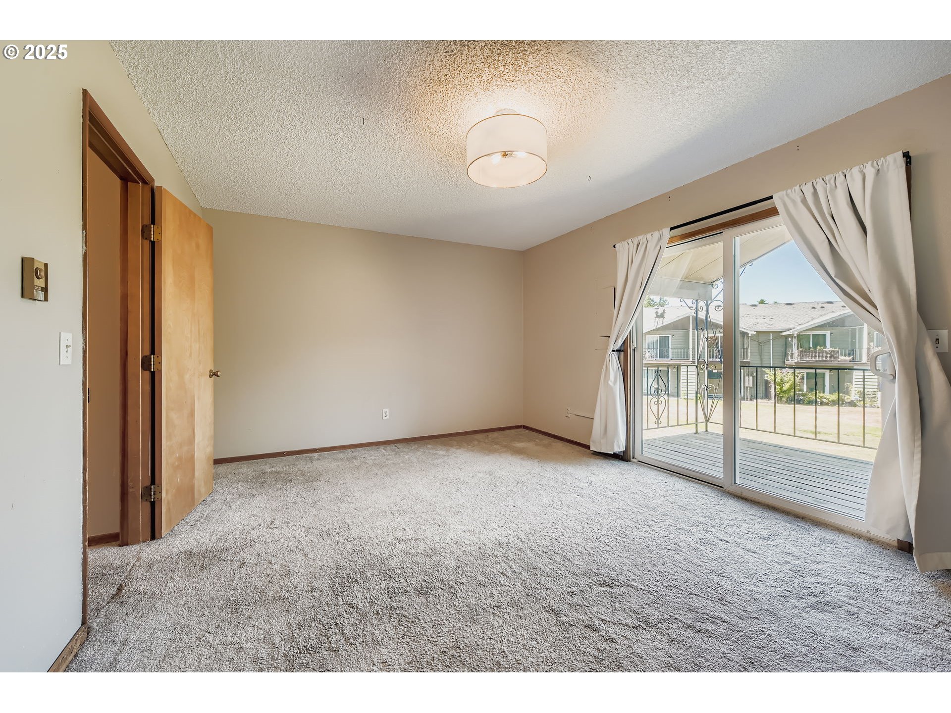 Photo #11: 744734736 Listing: Photo #11