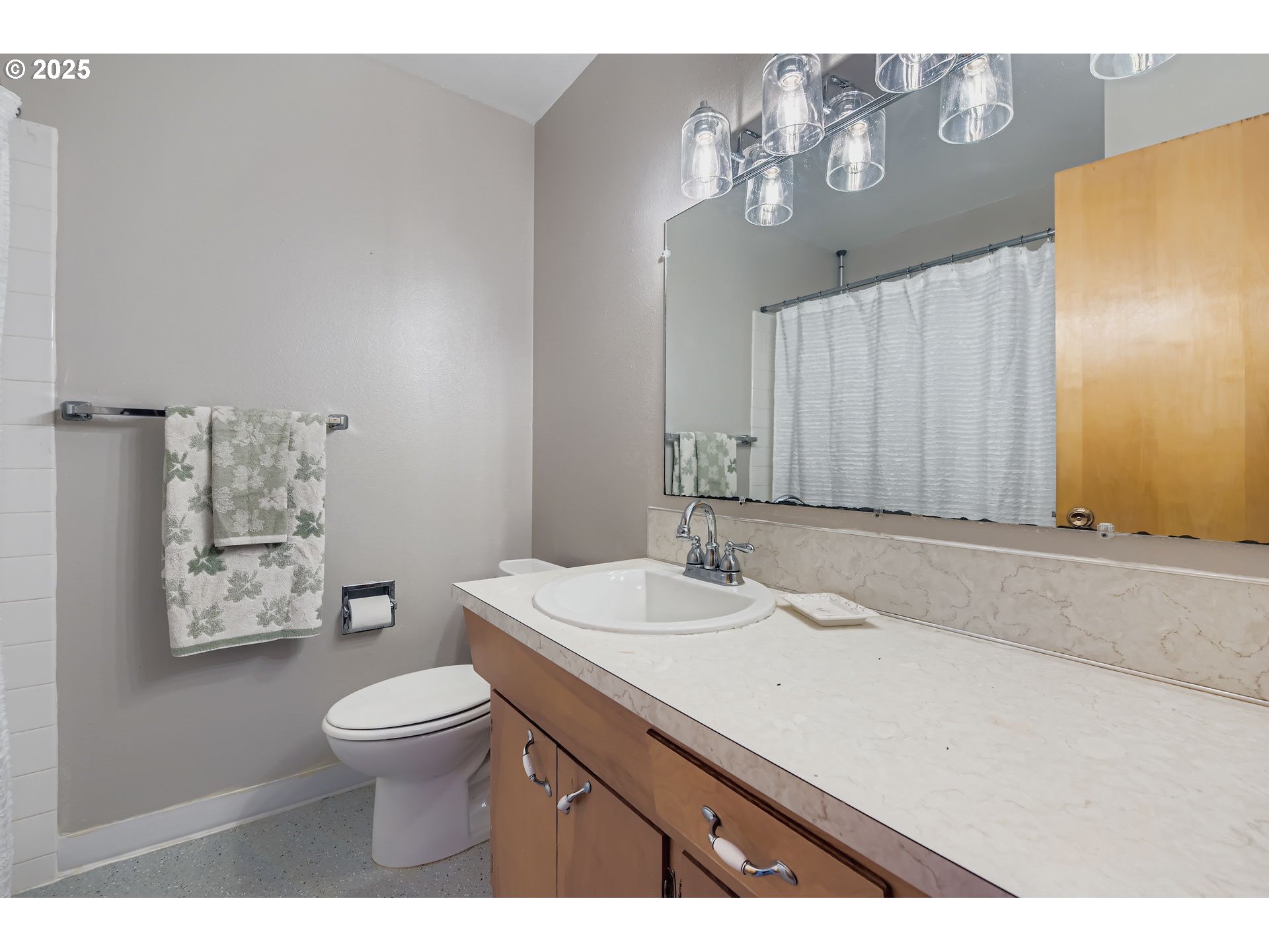 Photo #12: 744734736 Listing: Photo #12