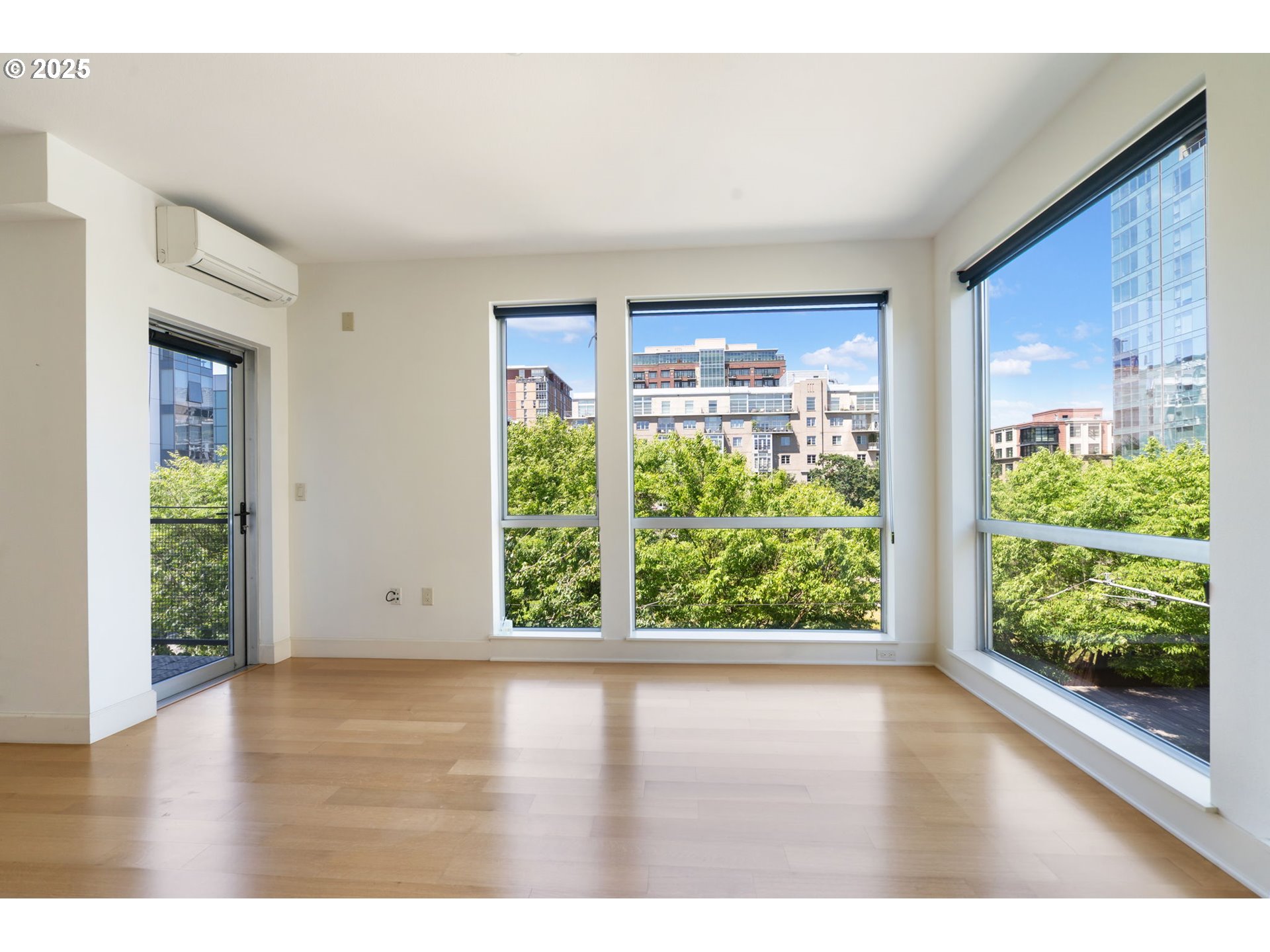 Photo #3: 745610173 Listing: Photo #3