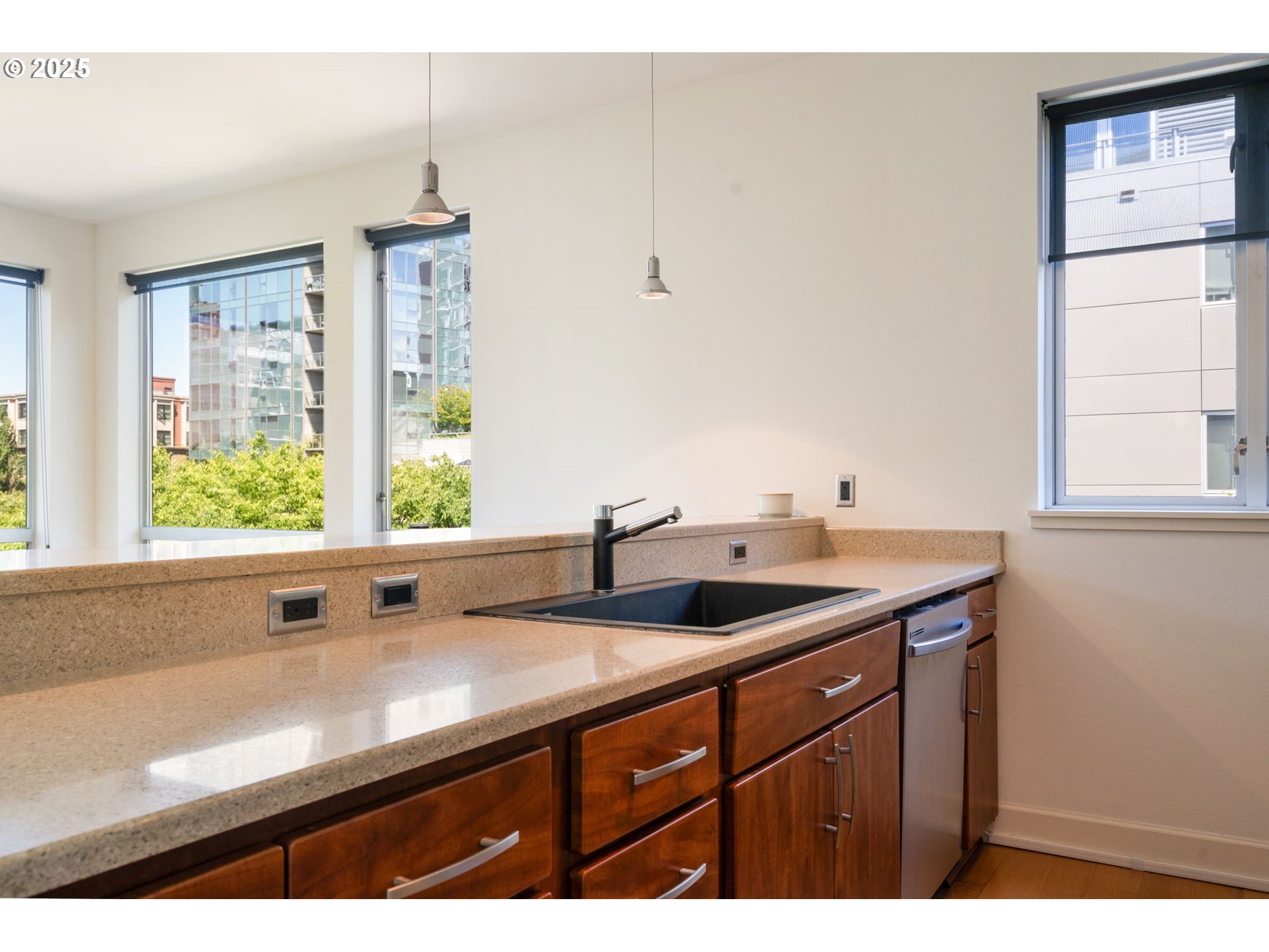 Photo #7: 745610173 Listing: Photo #7