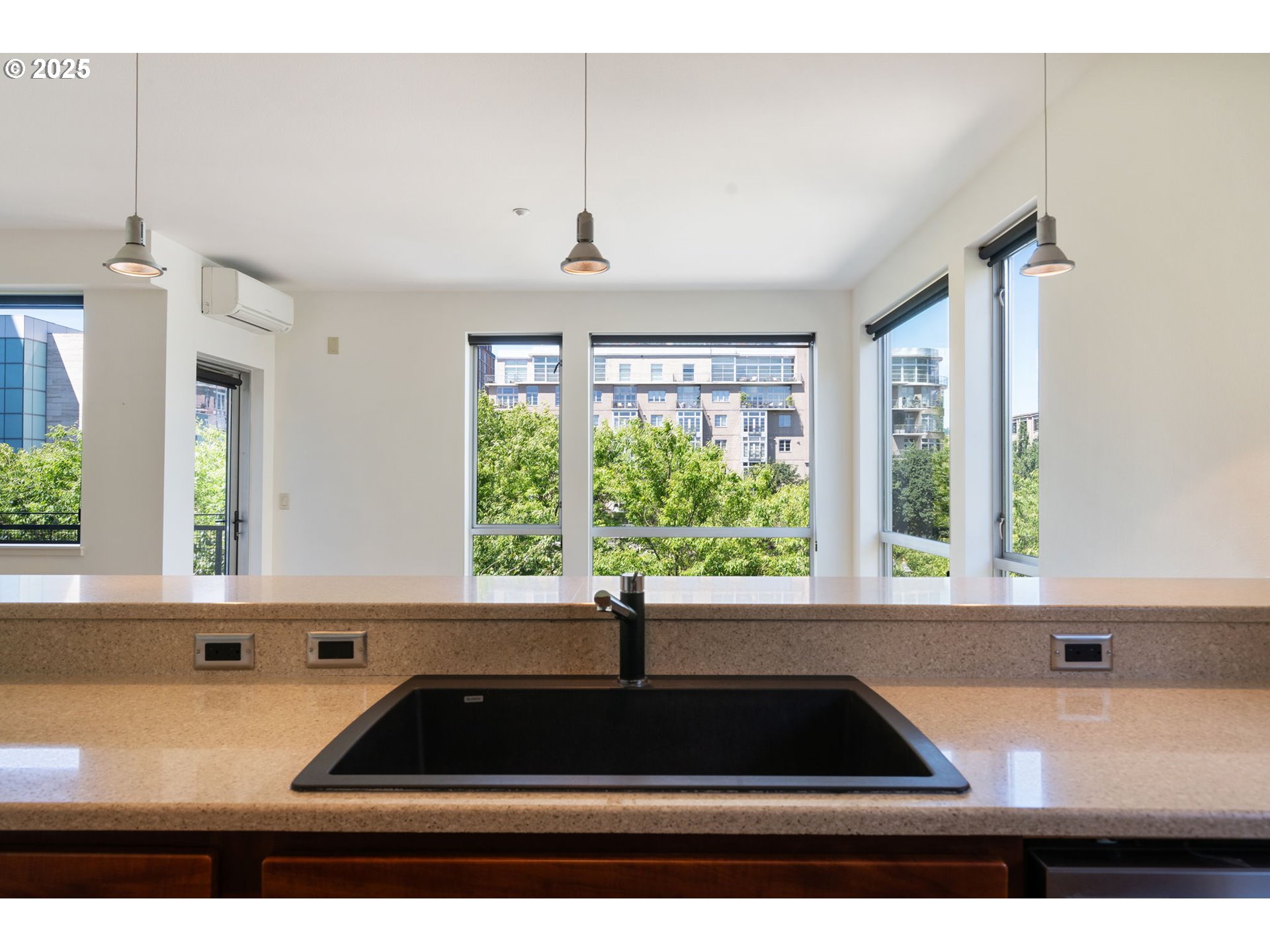 Photo #8: 745610173 Listing: Photo #8