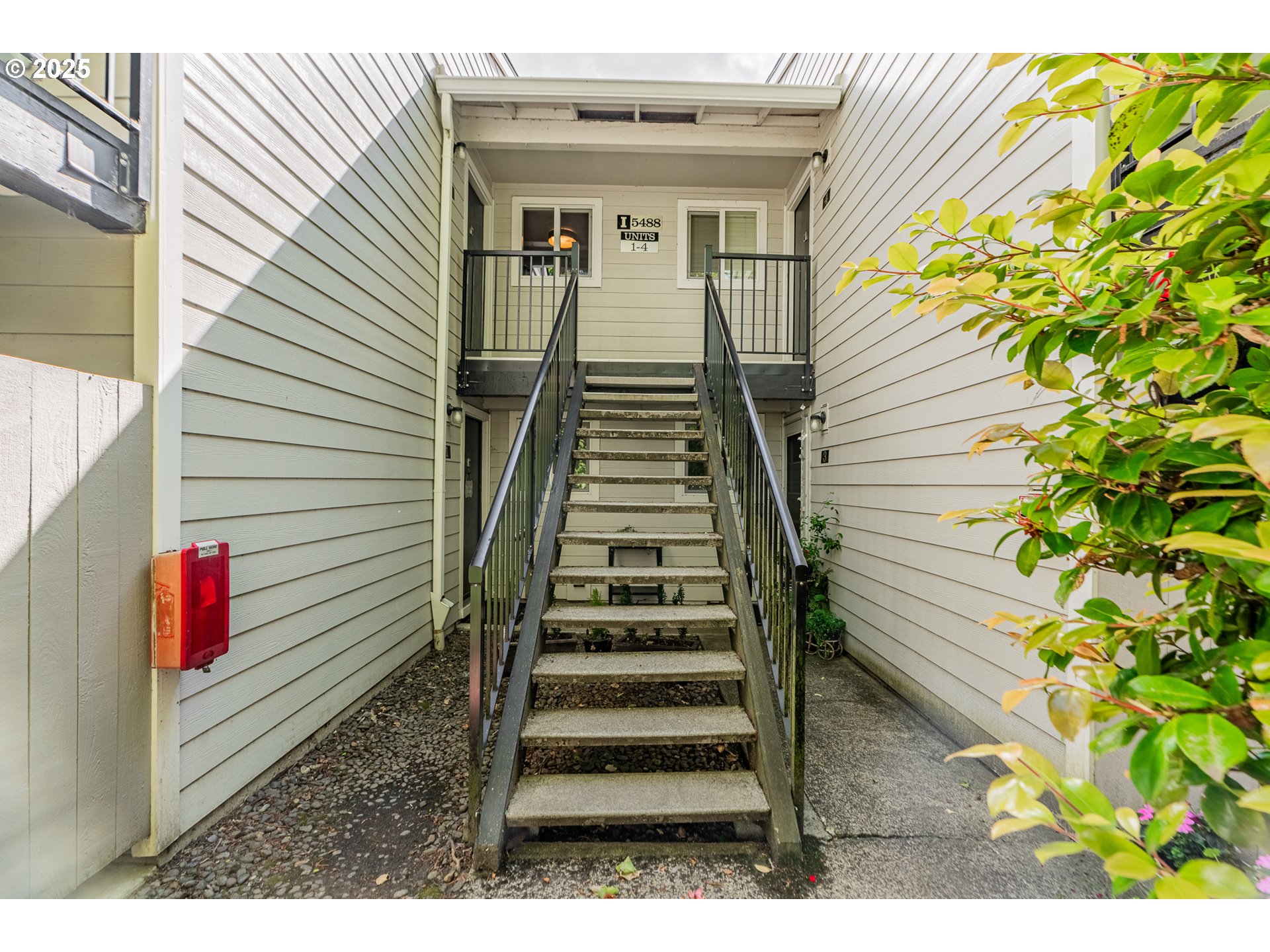 Photo #3: 746592126 Listing 