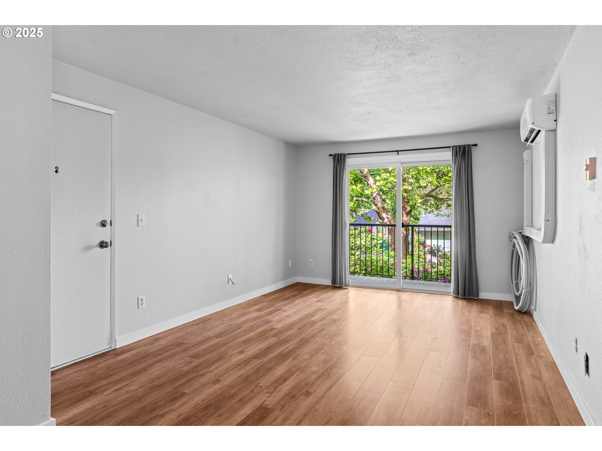 Photo #8: 746592126 Listing: Photo #8