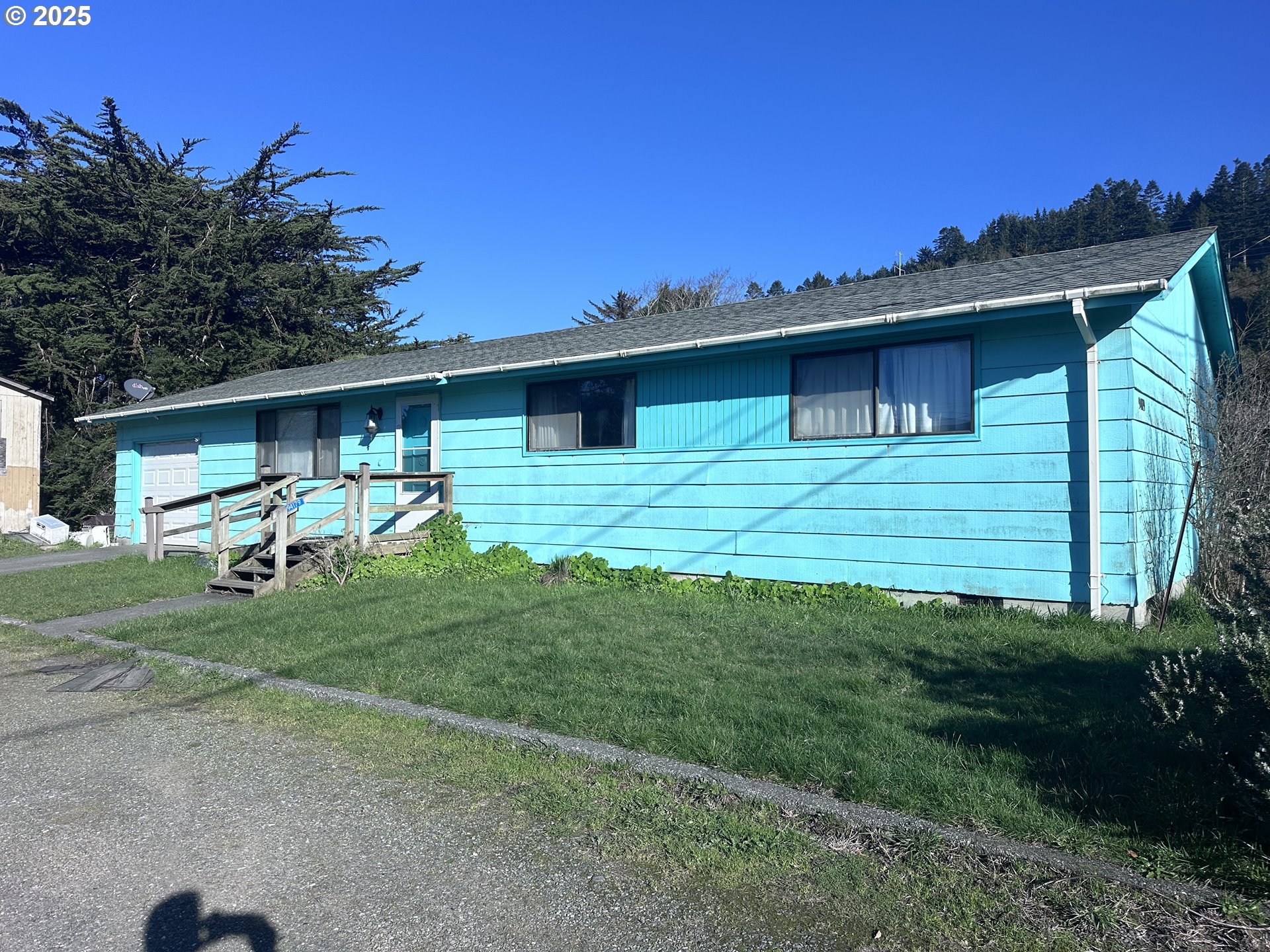 Photo of 94179 10TH ST Gold Beach OR 97444