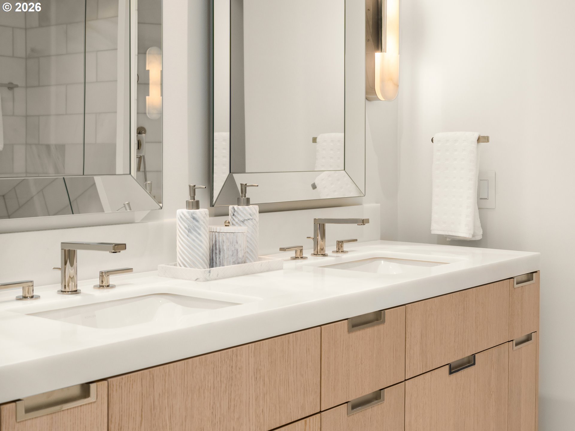 Photo #5: 749049575 Listing: Photo #5