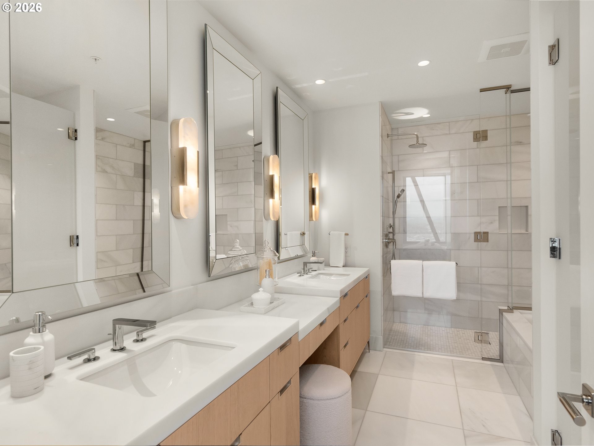 Photo #3: 749087029 Listing: Photo #3