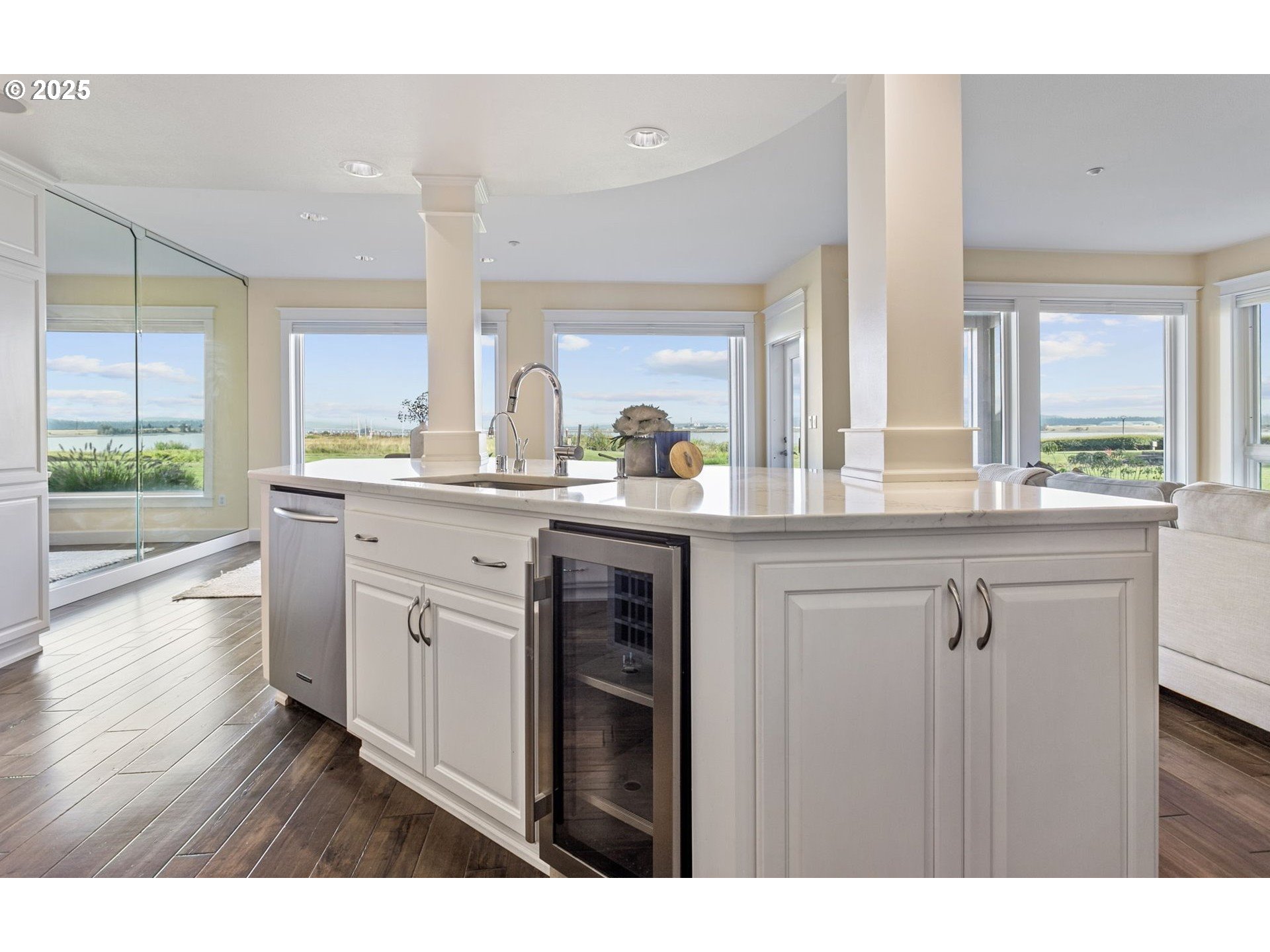 Photo #4: 750438048 Listing: Photo #4